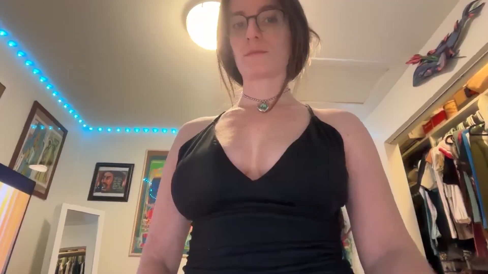 Gallery image thumbnail from EmmalineLime's myfreecams stream on, 01/16/2026, 01:11 image 4 of 20