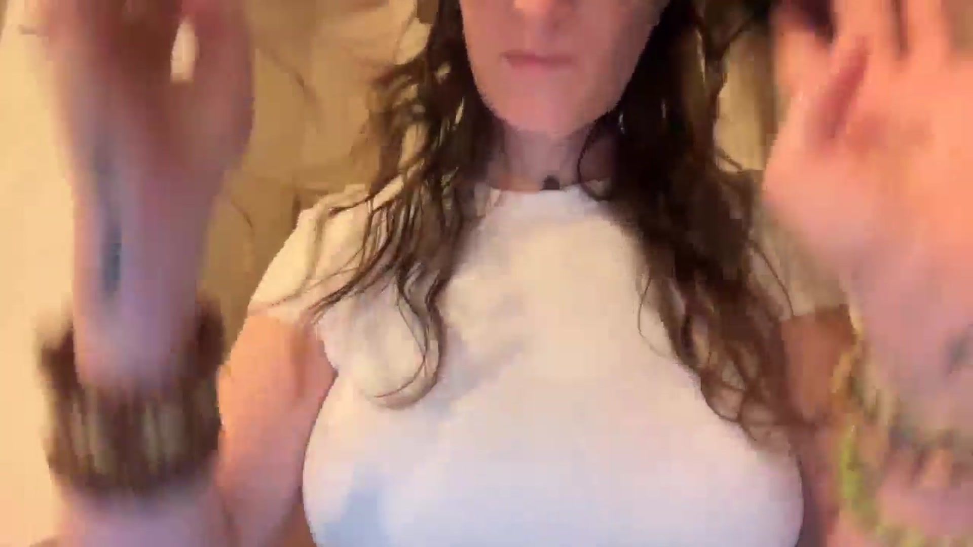 Gallery image thumbnail from EmmalineLime's myfreecams stream on, 01/23/2026, 04:06 image 2 of 20