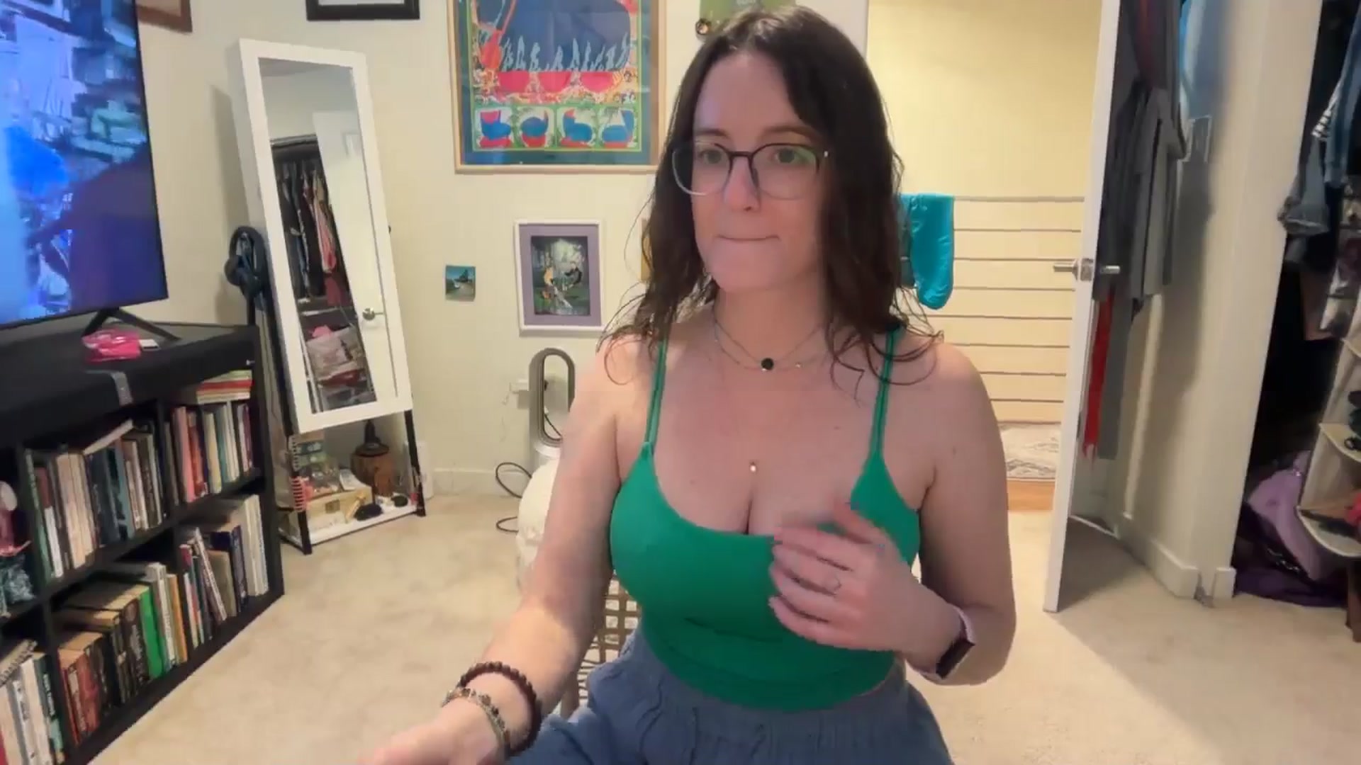 Gallery image thumbnail from EmmalineLime's myfreecams stream on, 03/05/2026, 03:34 image 6 of 20