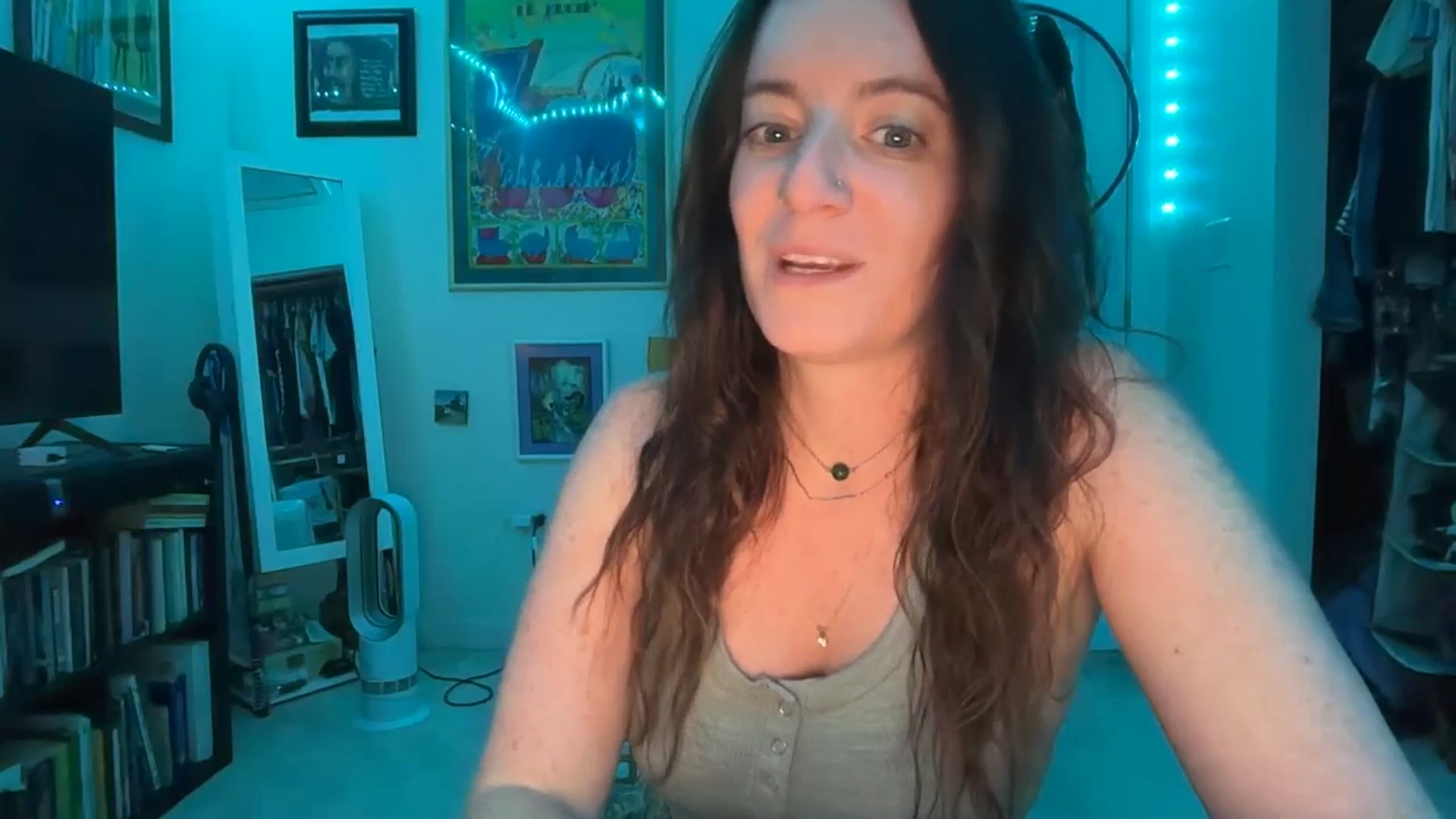 Gallery image thumbnail from EmmalineLime's myfreecams stream on, 03/06/2026, 24:20 image 4 of 20