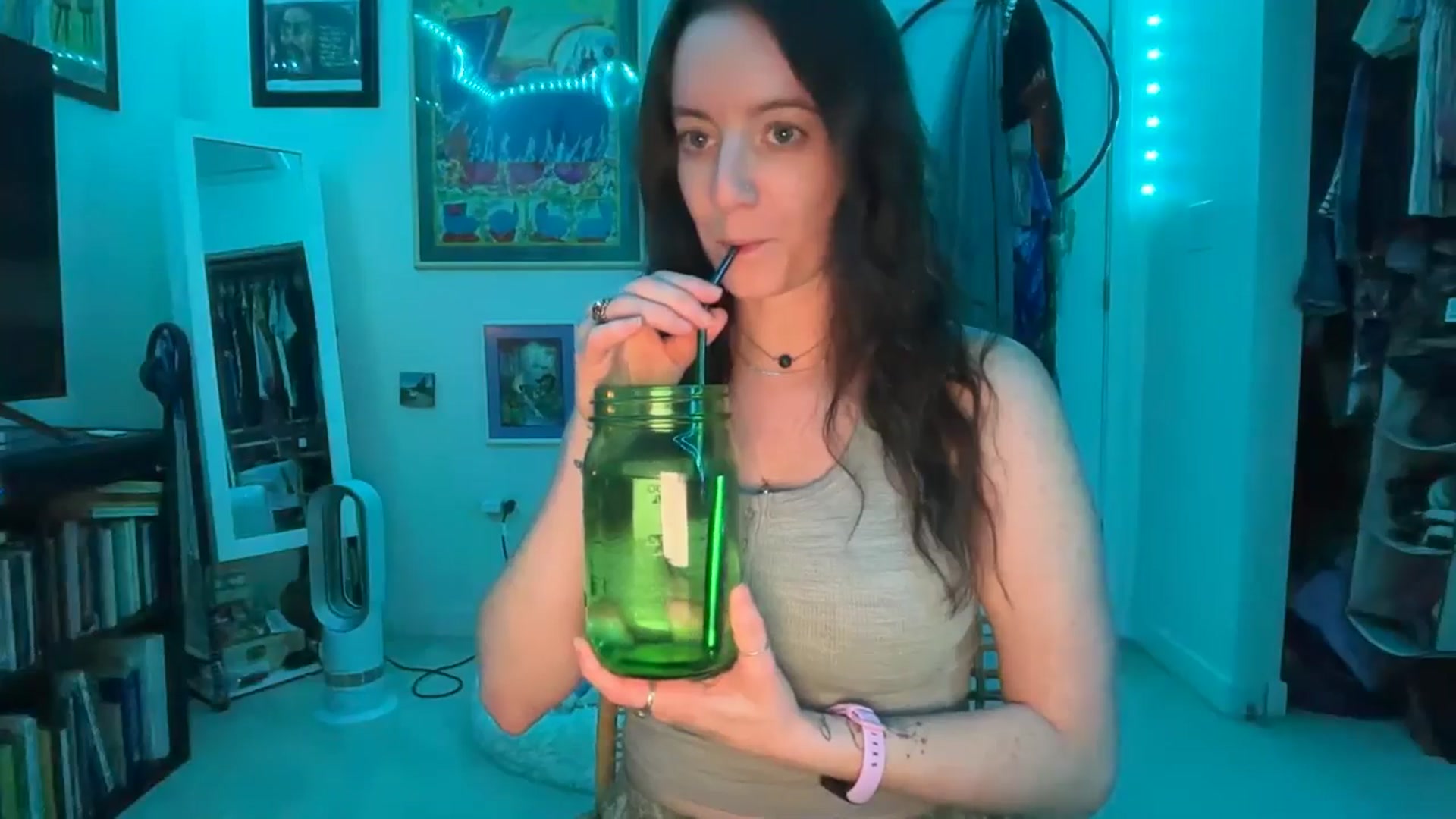 Gallery image thumbnail from EmmalineLime's myfreecams stream on, 03/06/2026, 24:20 image 15 of 20