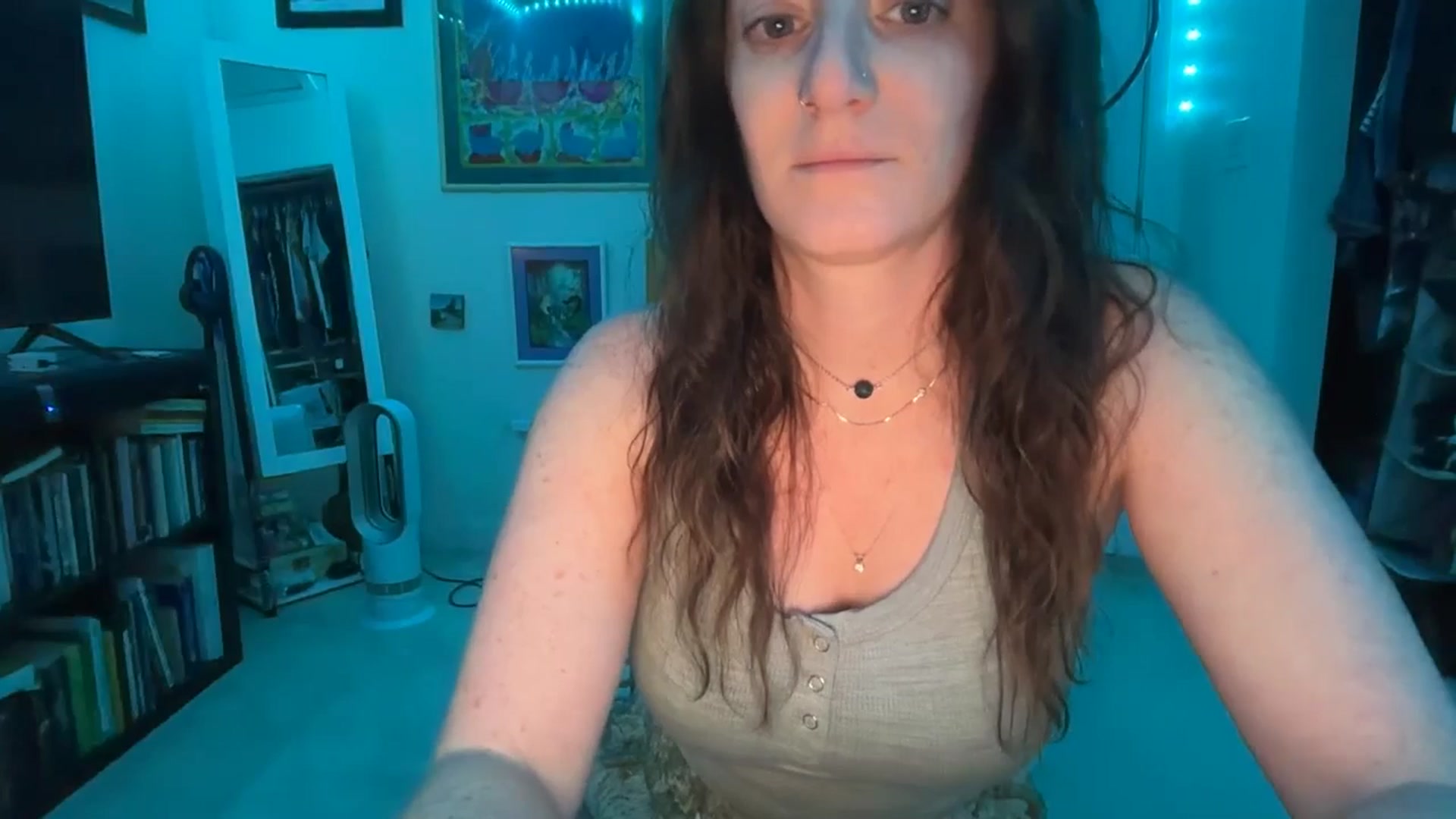 Gallery image thumbnail from EmmalineLime's myfreecams stream on, 03/06/2026, 24:20 image 9 of 20
