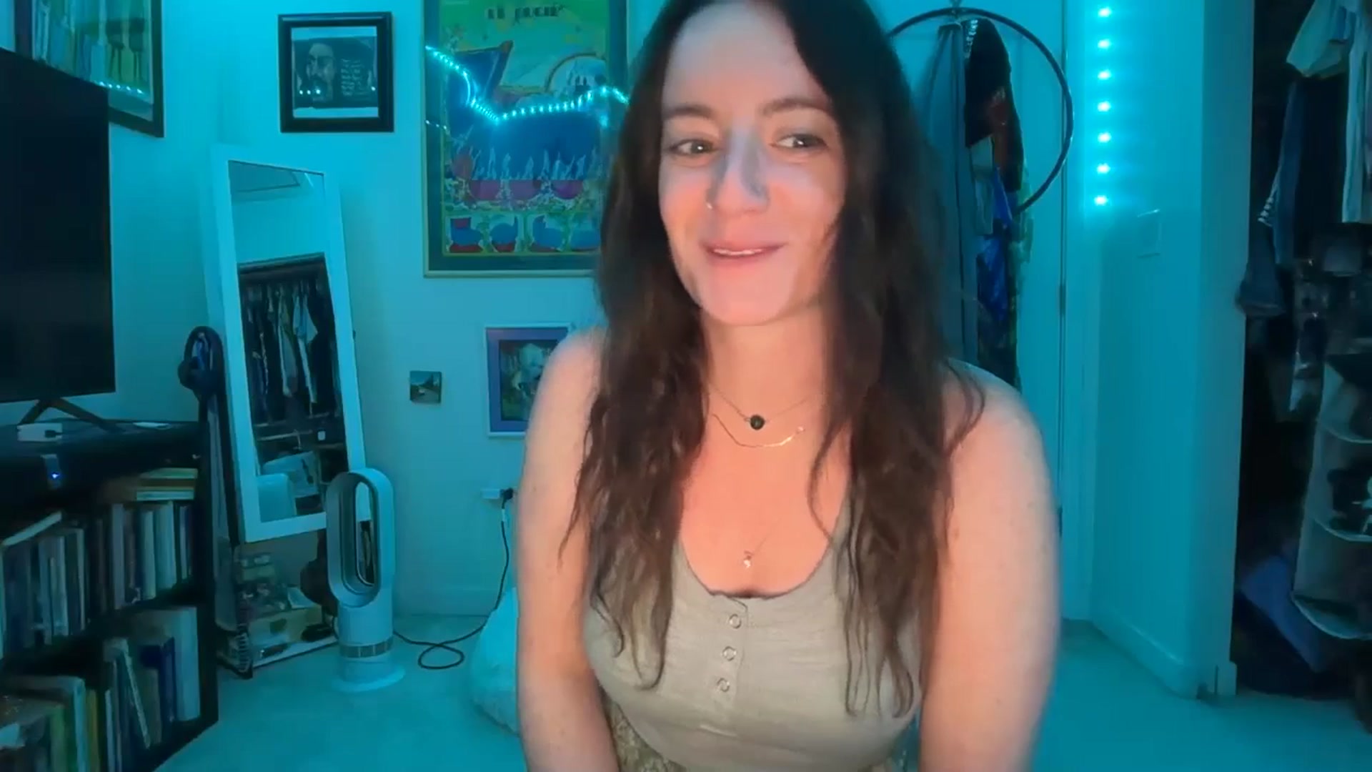 Gallery image thumbnail from EmmalineLime's myfreecams stream on, 03/06/2026, 24:20 image 3 of 20
