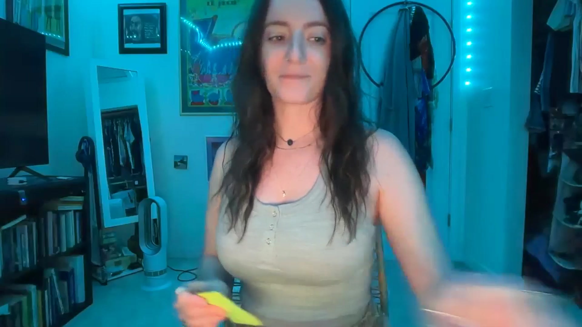 Gallery image thumbnail from EmmalineLime's myfreecams stream on, 03/06/2026, 24:20 image 5 of 20