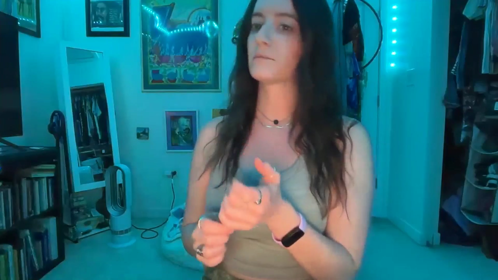 Gallery image thumbnail from EmmalineLime's myfreecams stream on, 03/06/2026, 24:20 image 16 of 20