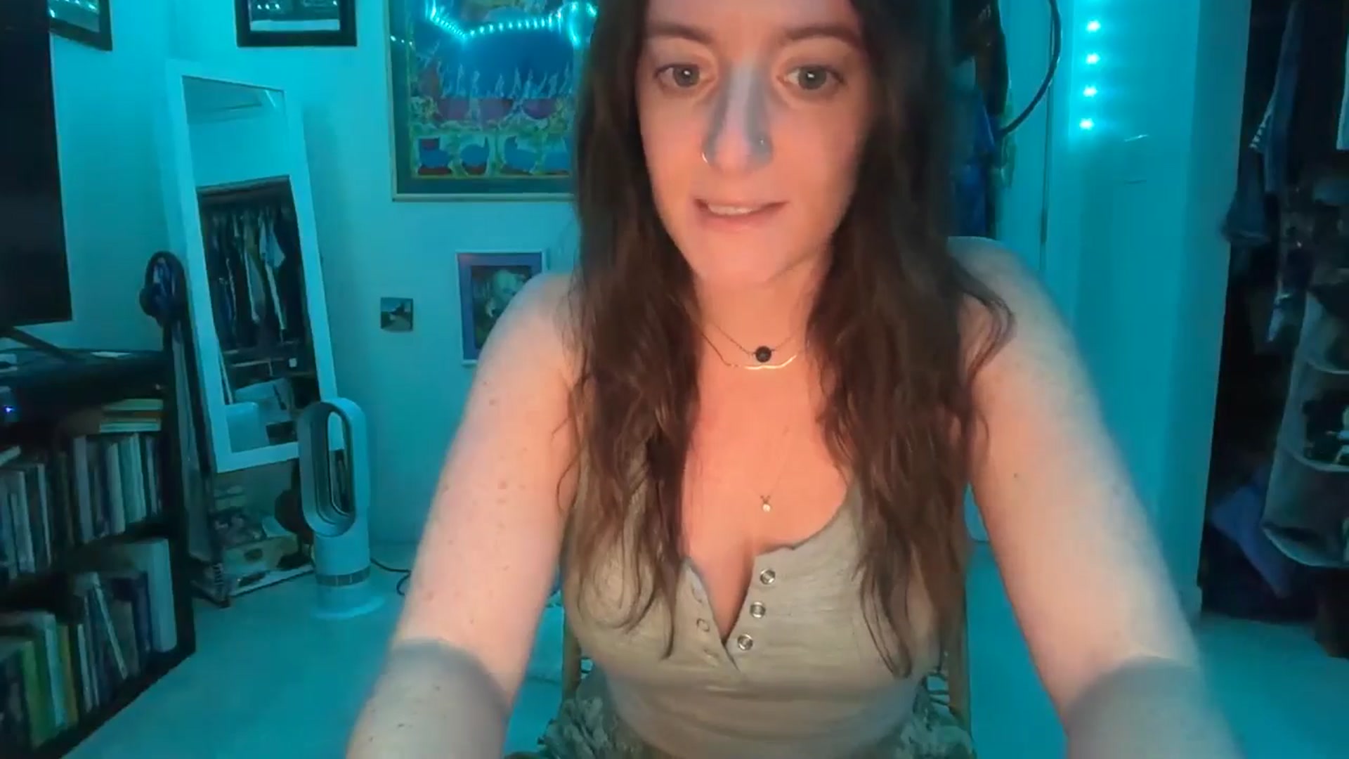 Gallery image thumbnail from EmmalineLime's myfreecams stream on, 03/06/2026, 24:20 image 20 of 20