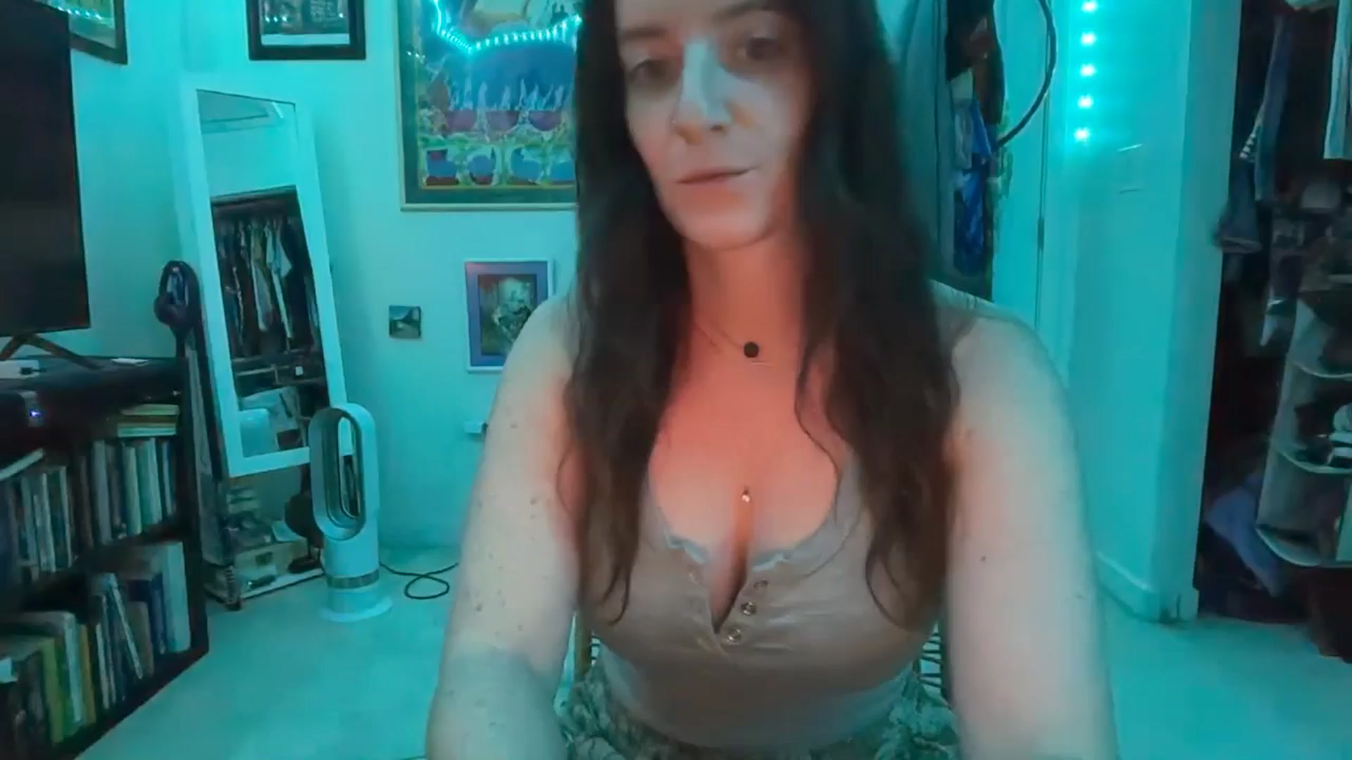 Gallery image thumbnail from EmmalineLime's myfreecams stream on, 03/06/2026, 02:53 image 1 of 20
