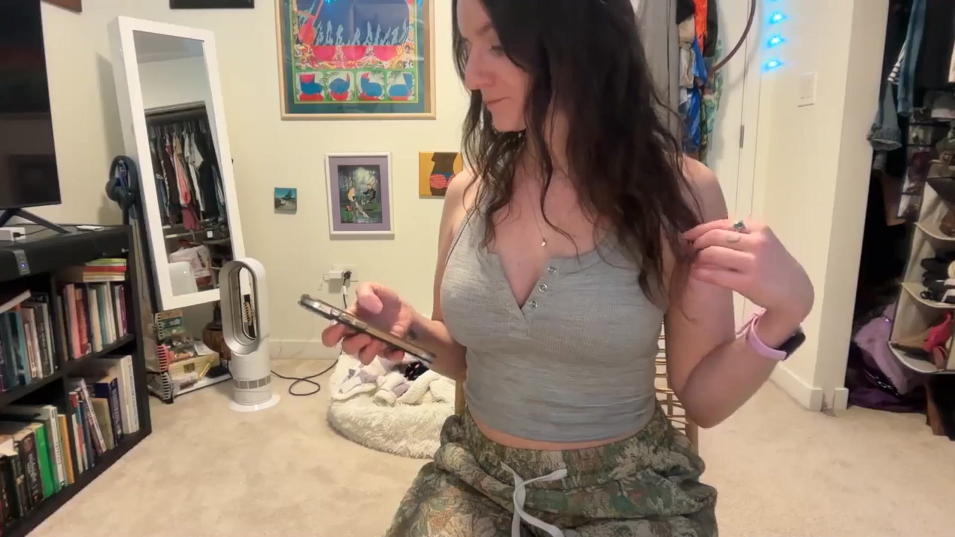 Gallery image thumbnail from EmmalineLime's myfreecams stream on, 03/06/2026, 02:53 image 15 of 20