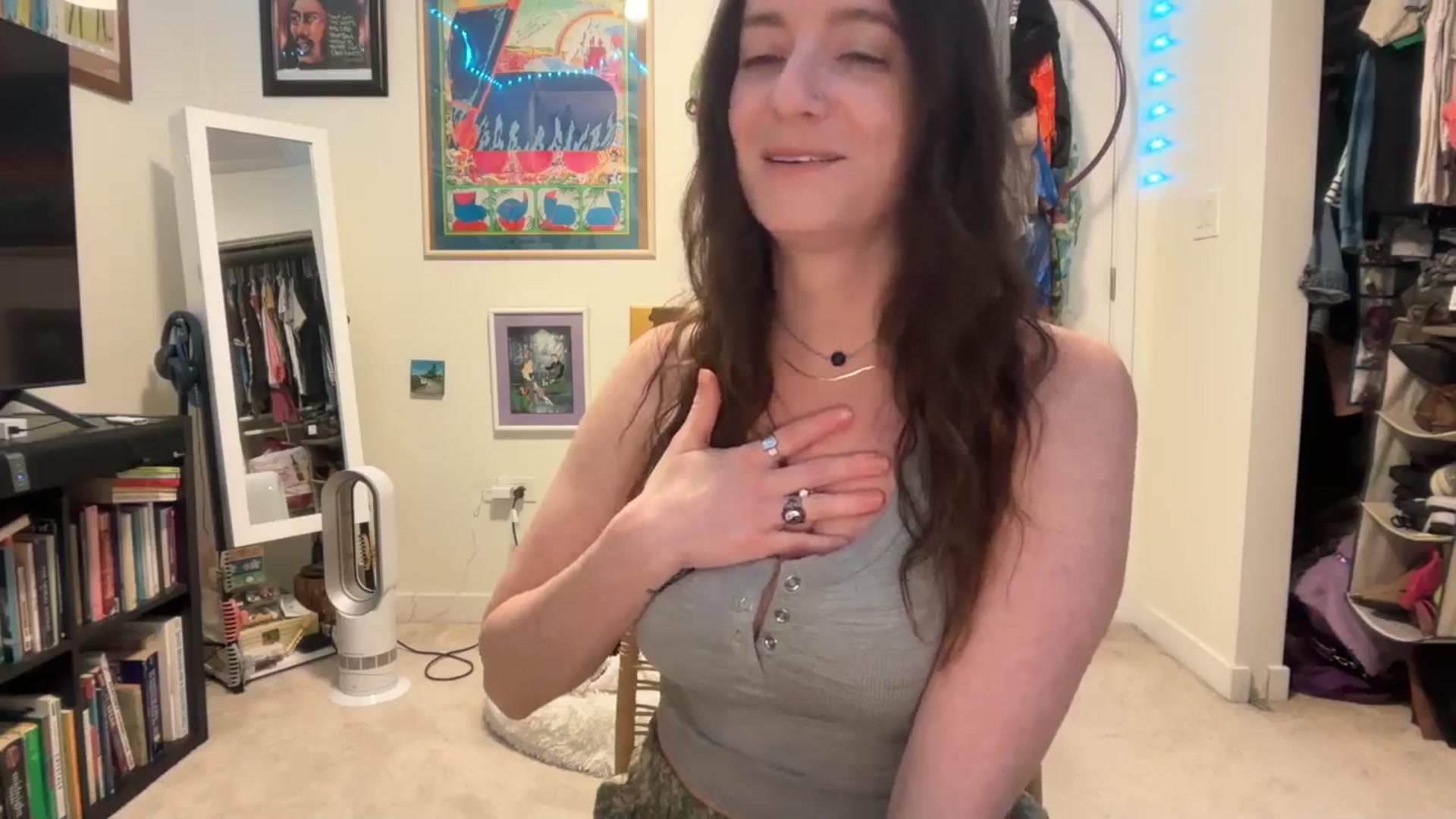 Gallery image thumbnail from EmmalineLime's myfreecams stream on, 03/06/2026, 02:53 image 7 of 20