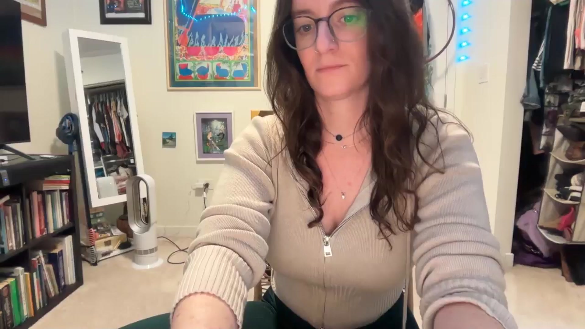 Gallery image thumbnail from EmmalineLime's myfreecams stream on, 03/08/2026, 05:53 image 1 of 20