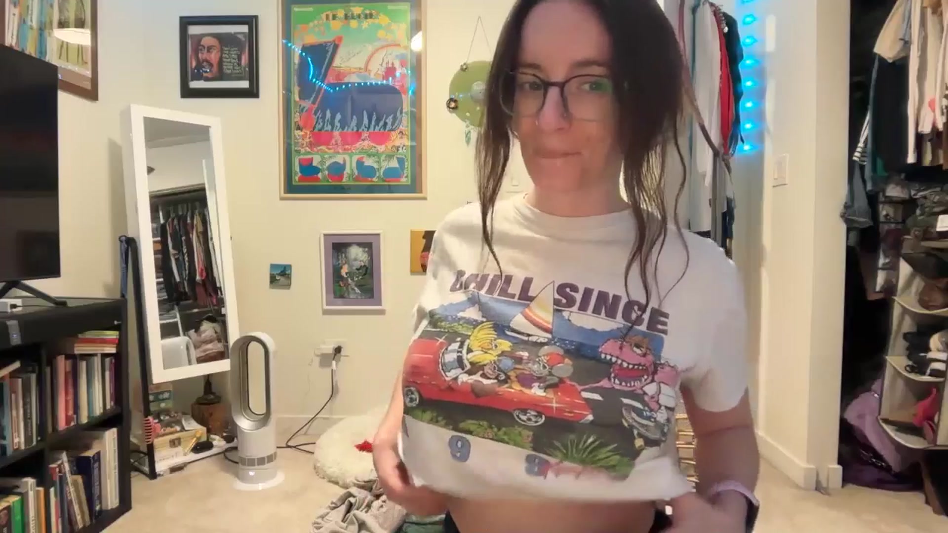 Gallery image thumbnail from EmmalineLime's myfreecams stream on, 03/11/2026, 24:19 image 13 of 20
