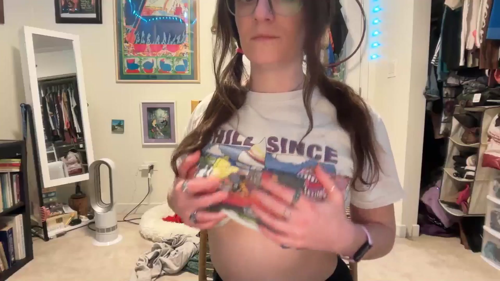 Gallery image thumbnail from EmmalineLime's myfreecams stream on, 03/11/2026, 02:07 image 7 of 20