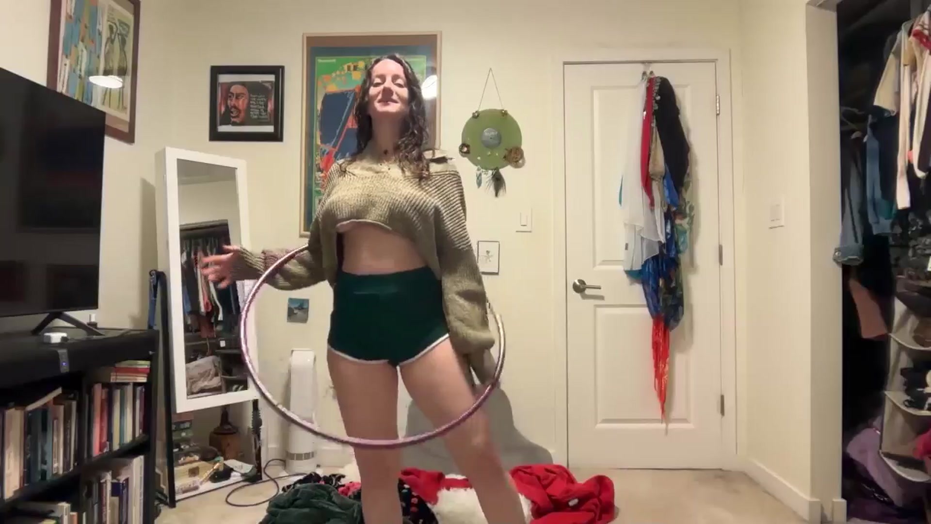 Gallery image thumbnail from EmmalineLime's myfreecams stream on, 03/20/2026, 04:23 image 14 of 20
