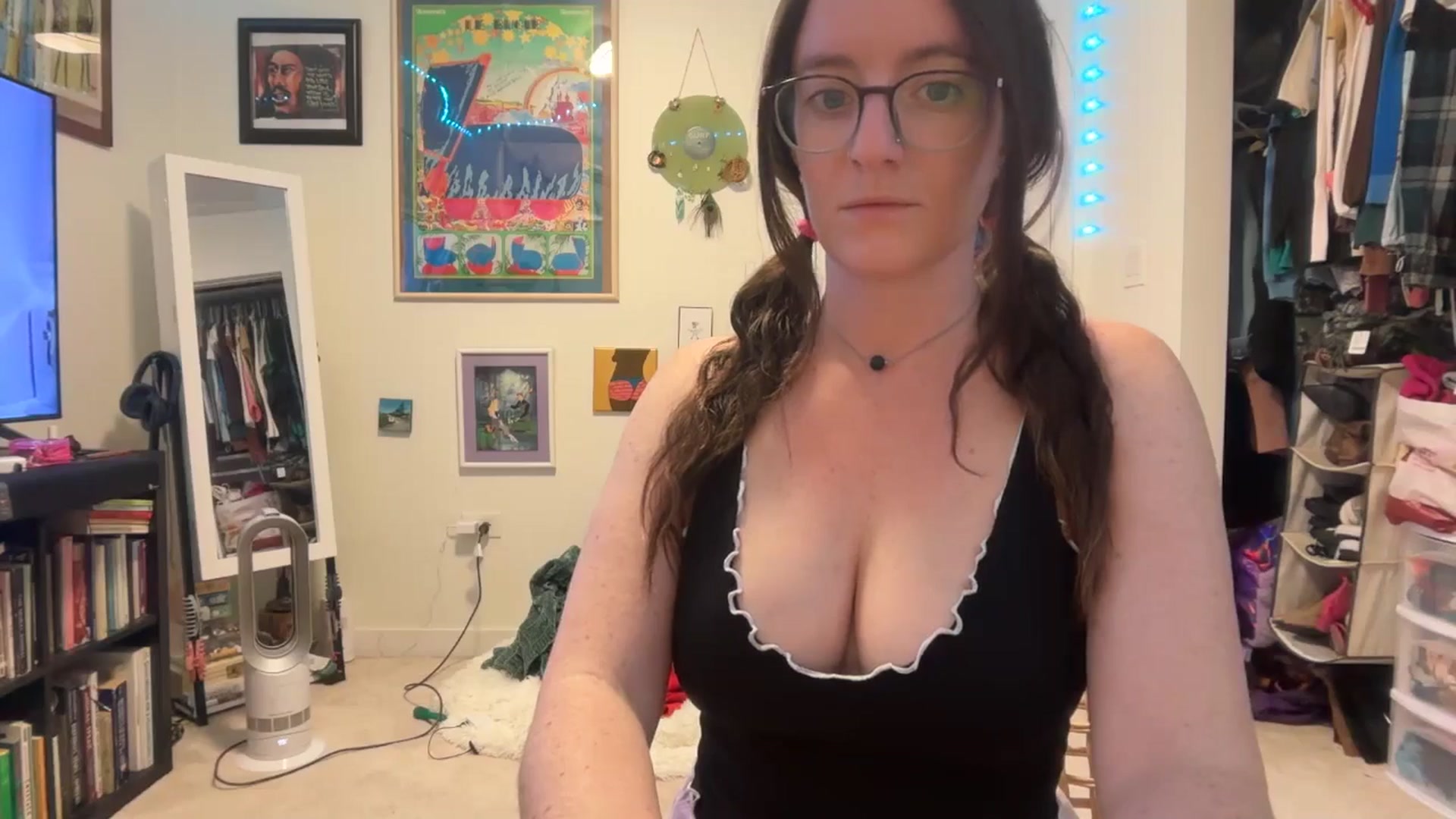 Gallery image thumbnail from EmmalineLime's myfreecams stream on, 03/23/2026, 04:09 image 10 of 20