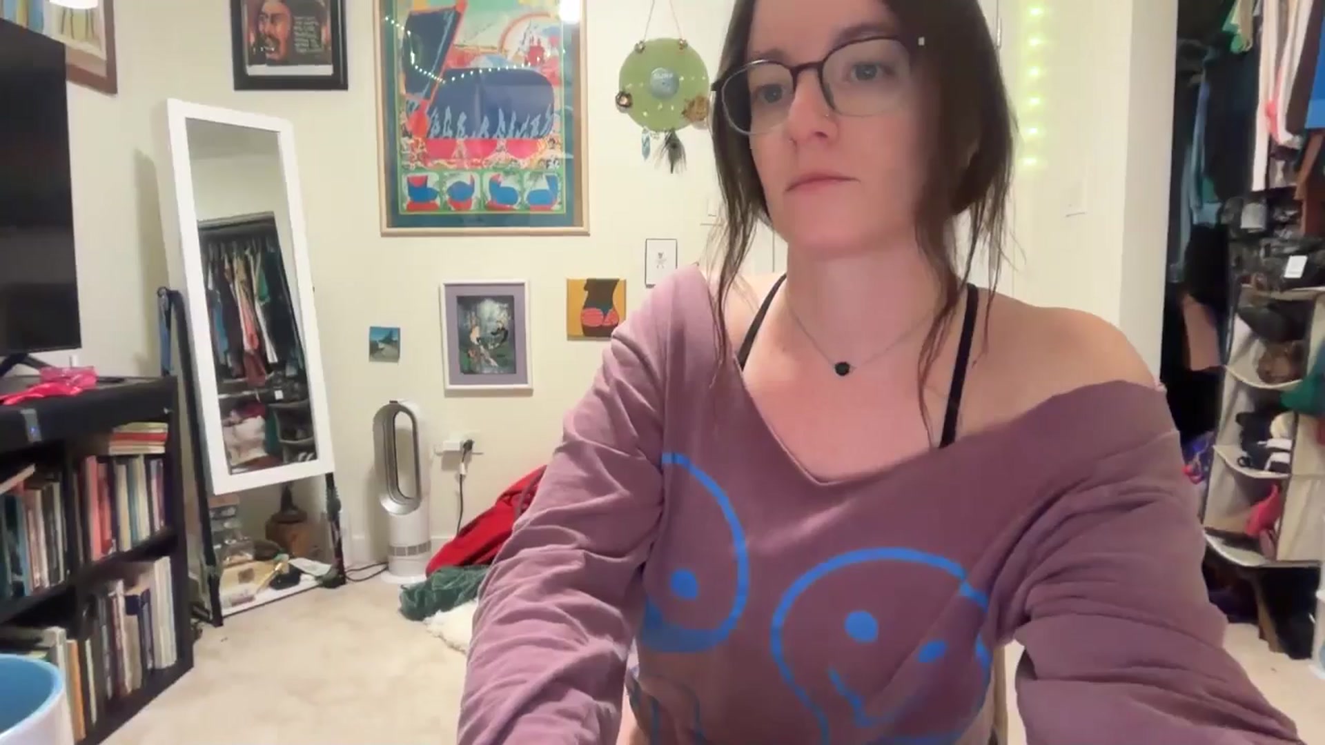 Gallery image thumbnail from EmmalineLime's myfreecams stream on, 03/27/2026, 24:35 image 10 of 20