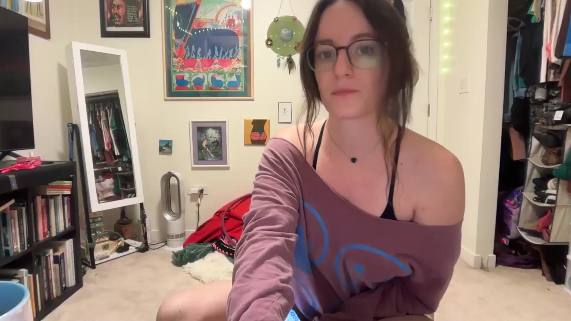 Gallery image thumbnail from EmmalineLime's myfreecams stream on, 03/27/2026, 24:35 image 1 of 20
