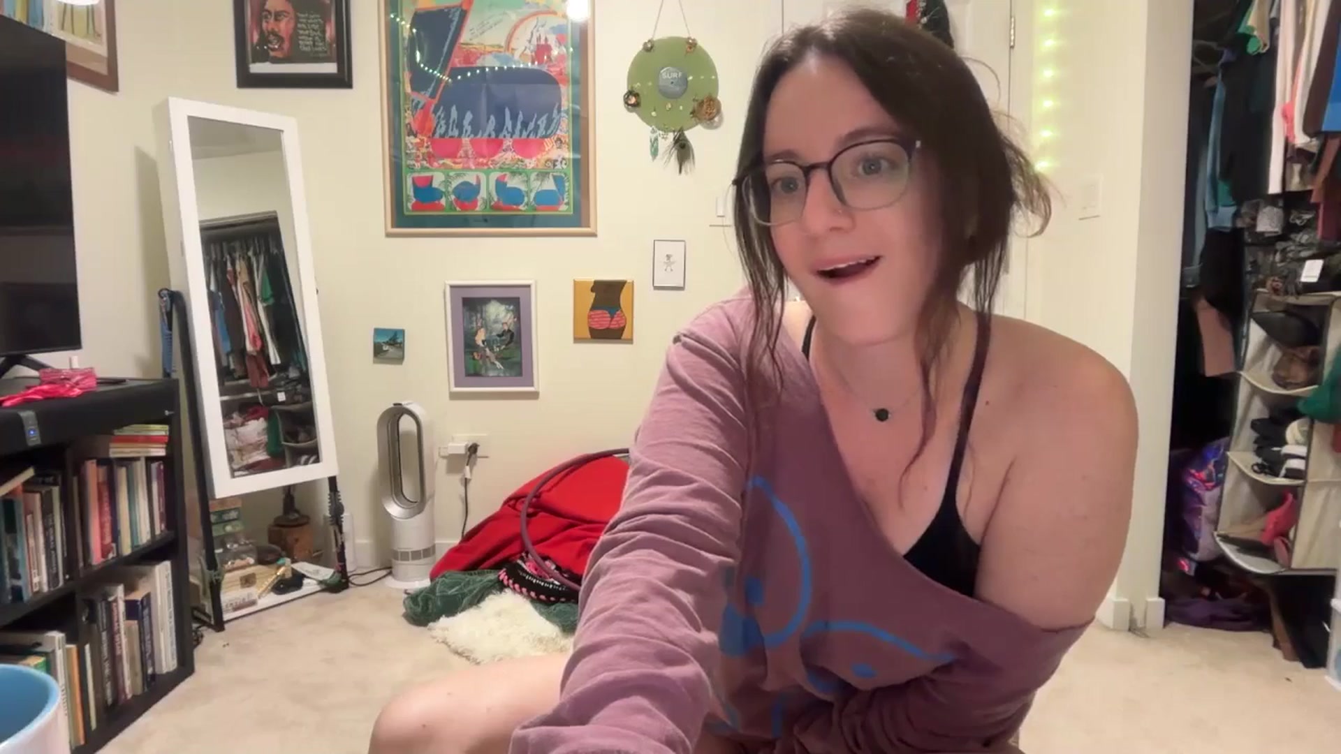 Gallery image thumbnail from EmmalineLime's myfreecams stream on, 03/27/2026, 24:35 image 2 of 20