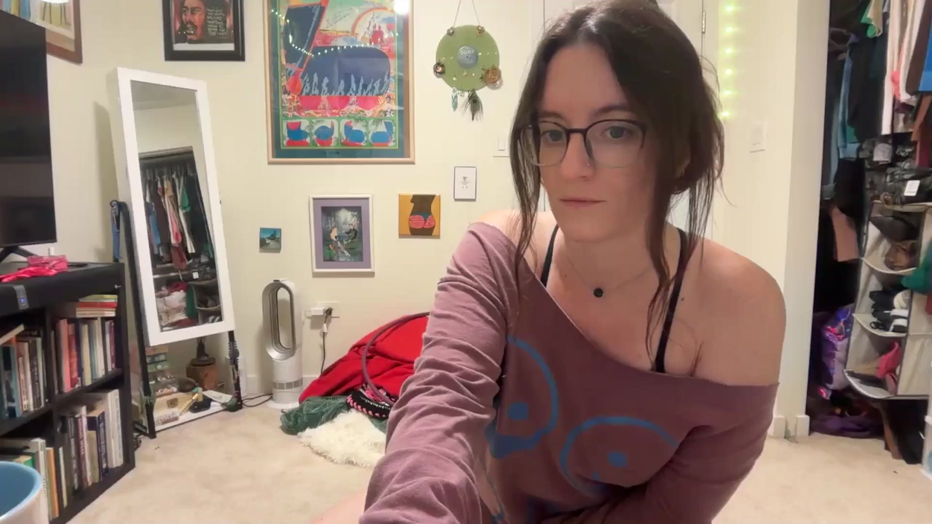 Gallery image thumbnail from EmmalineLime's myfreecams stream on, 03/27/2026, 24:35 image 5 of 20