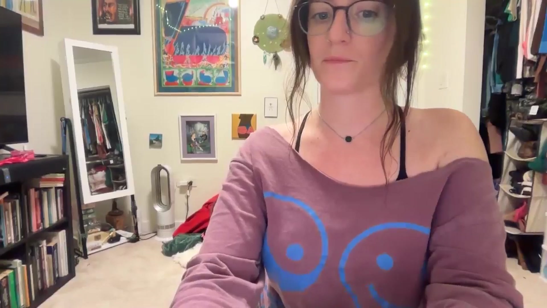 Gallery image thumbnail from EmmalineLime's myfreecams stream on, 03/27/2026, 24:35 image 16 of 20