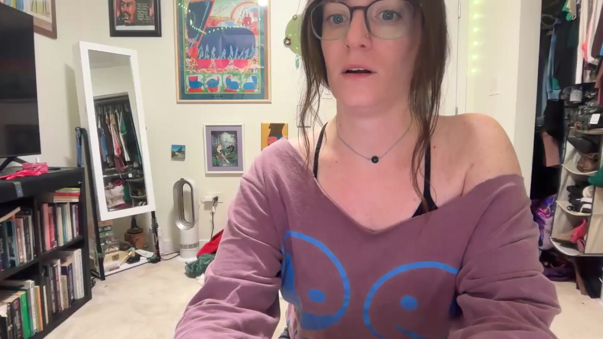 Gallery image thumbnail from EmmalineLime's myfreecams stream on, 03/27/2026, 24:35 image 14 of 20