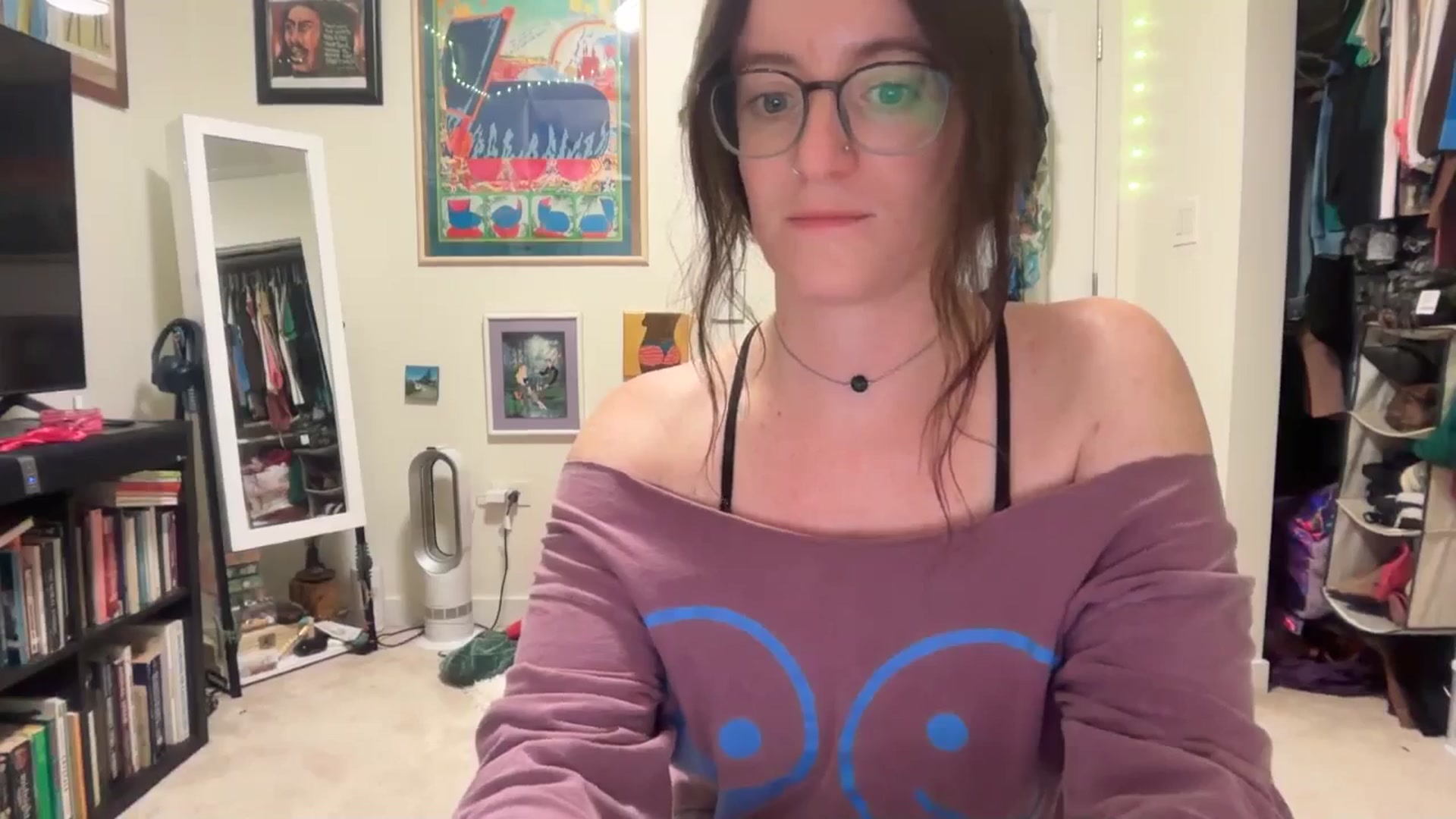 Gallery image thumbnail from EmmalineLime's myfreecams stream on, 03/27/2026, 24:57 image 12 of 20