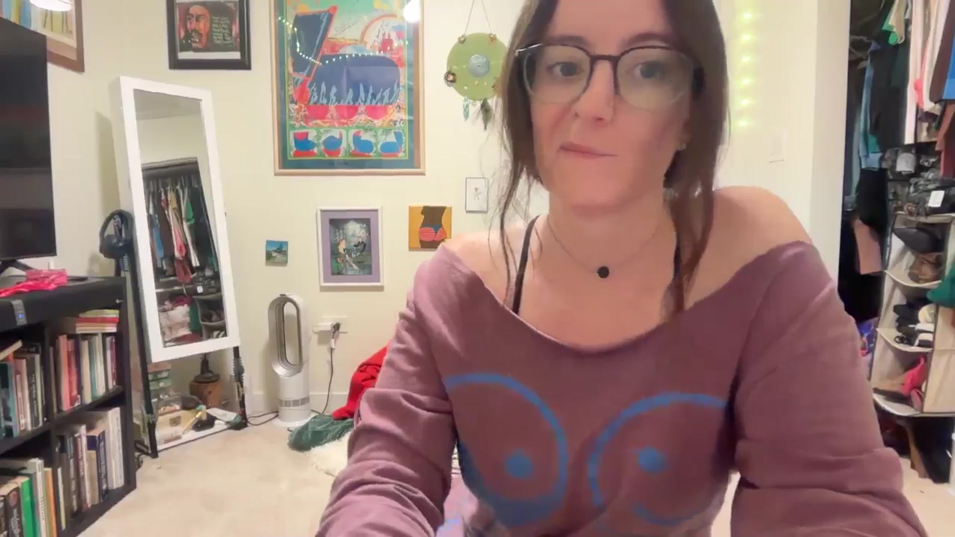 Gallery image thumbnail from EmmalineLime's myfreecams stream on, 03/27/2026, 24:57 image 10 of 20