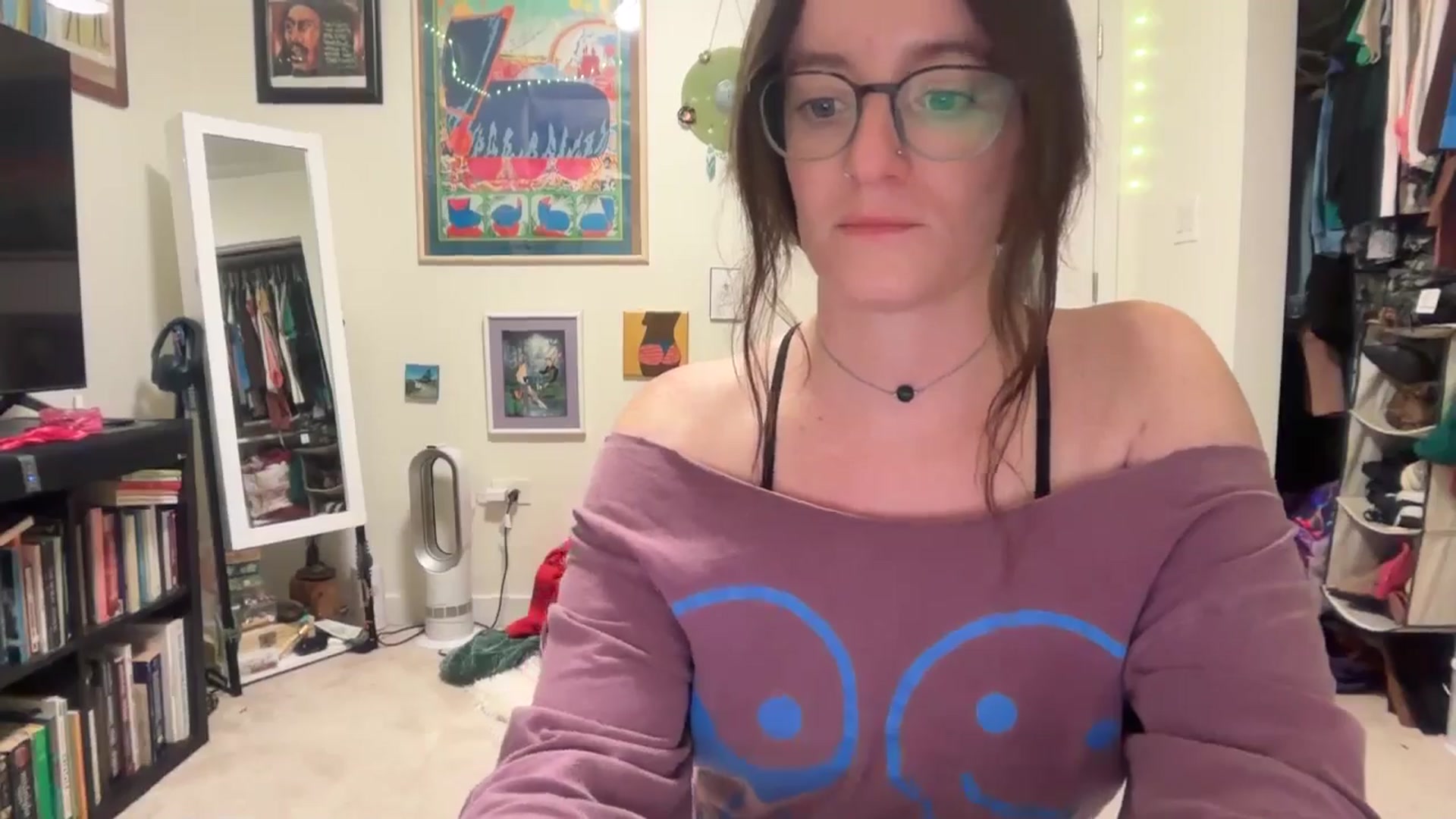 Gallery image thumbnail from EmmalineLime's myfreecams stream on, 03/27/2026, 24:57 image 6 of 20