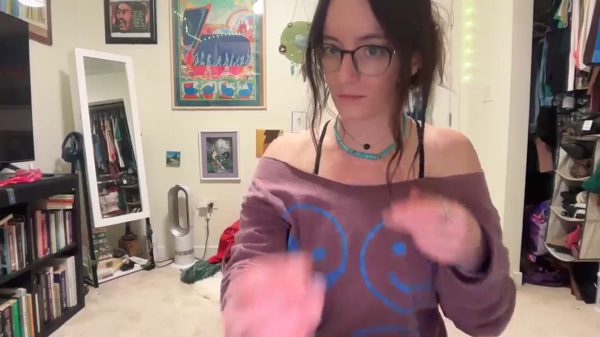 Gallery image thumbnail from EmmalineLime's myfreecams stream on, 03/27/2026, 24:57 image 4 of 20