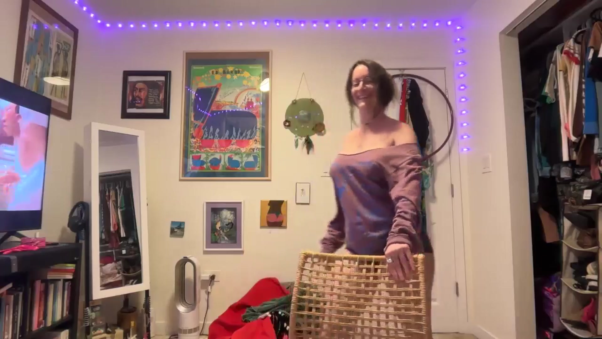 Gallery image thumbnail from EmmalineLime's myfreecams stream on, 03/28/2026, 24:34 image 6 of 20