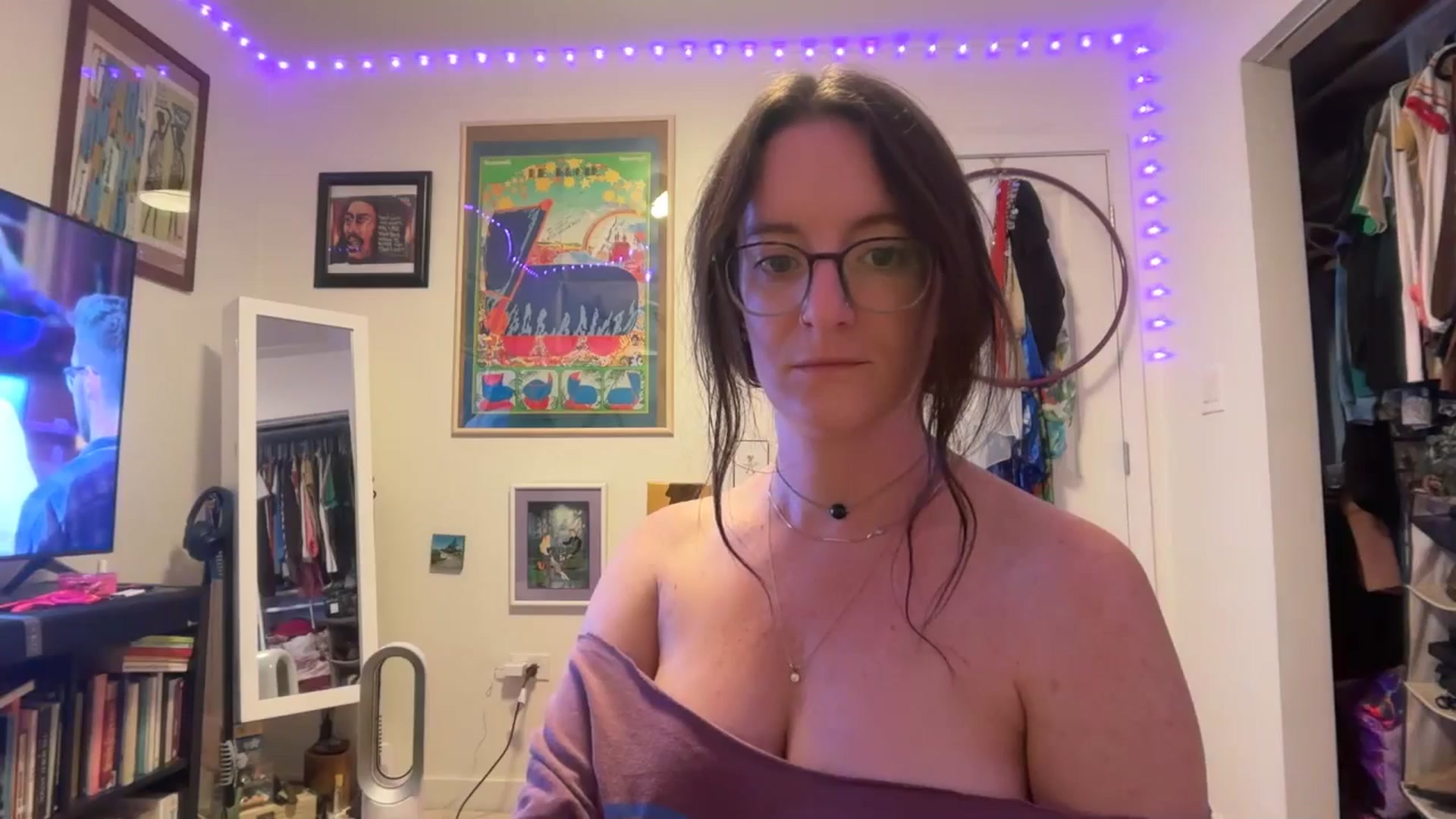 Gallery image thumbnail from EmmalineLime's myfreecams stream on, 03/28/2026, 02:38 image 4 of 20