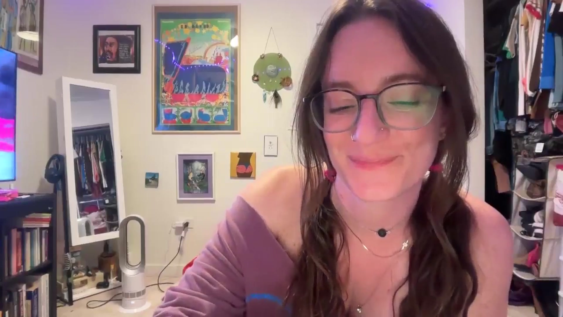 Gallery image thumbnail from EmmalineLime's myfreecams stream on, 03/28/2026, 02:38 image 11 of 20