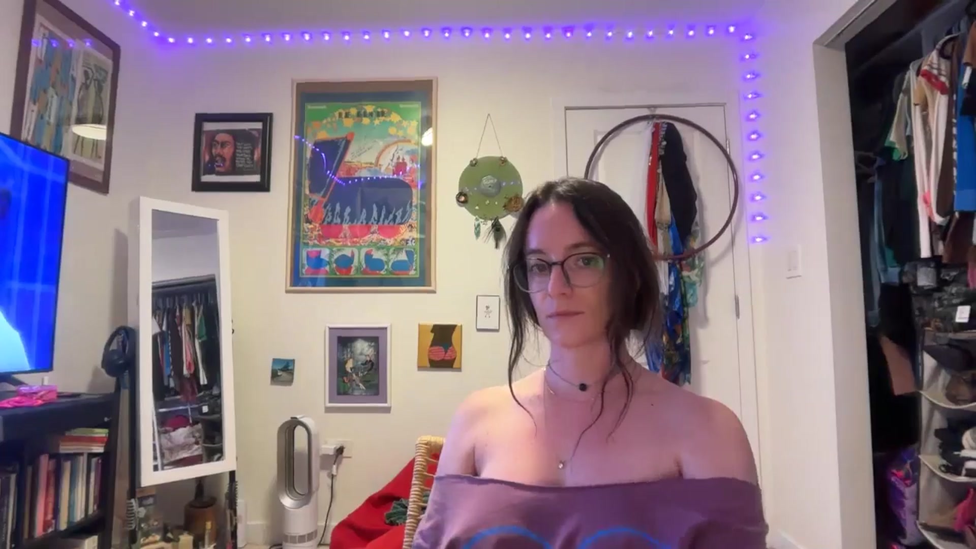 Gallery image thumbnail from EmmalineLime's myfreecams stream on, 03/28/2026, 02:38 image 3 of 20