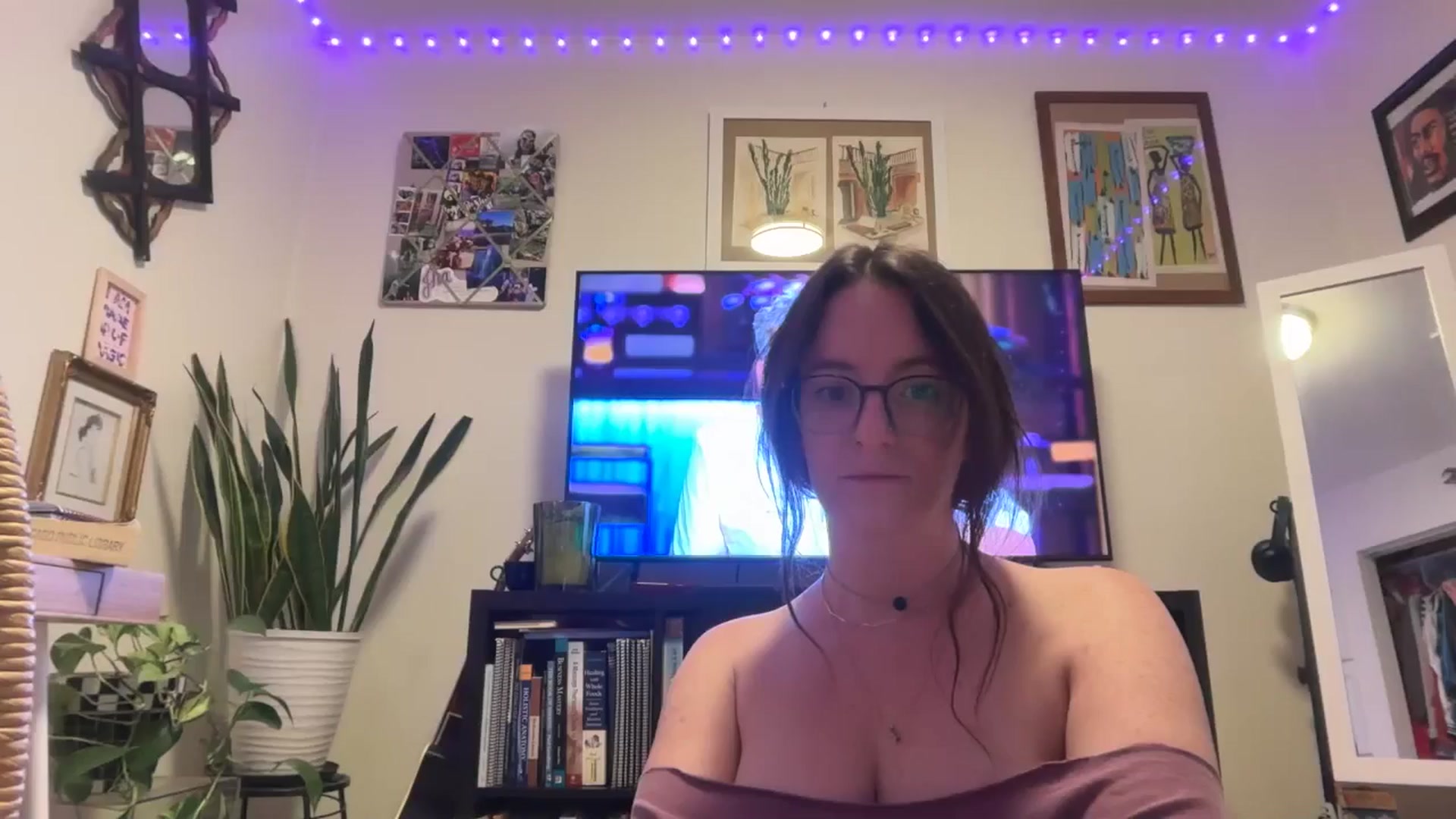 Gallery image thumbnail from EmmalineLime's myfreecams stream on, 03/28/2026, 02:38 image 1 of 20