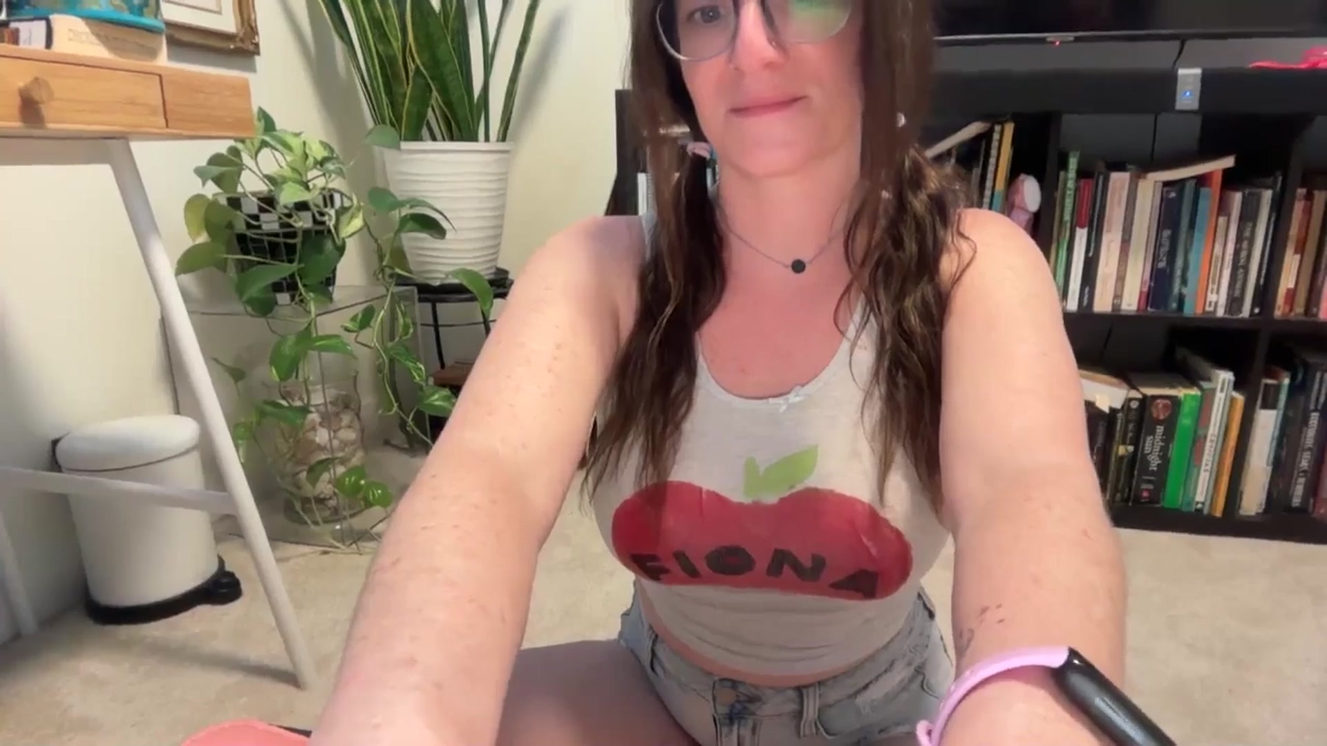 Gallery image thumbnail from EmmalineLime's myfreecams stream on, 04/01/2026, 04:59 image 12 of 20