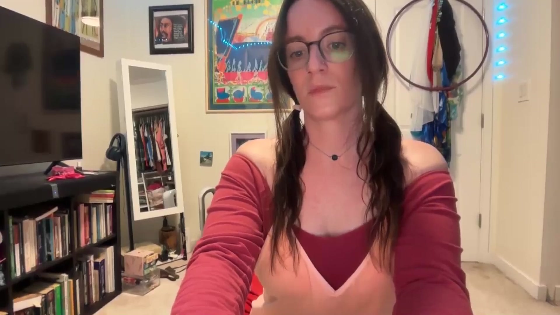 Gallery image thumbnail from EmmalineLime's myfreecams stream on, 04/01/2026, 04:59 image 6 of 20