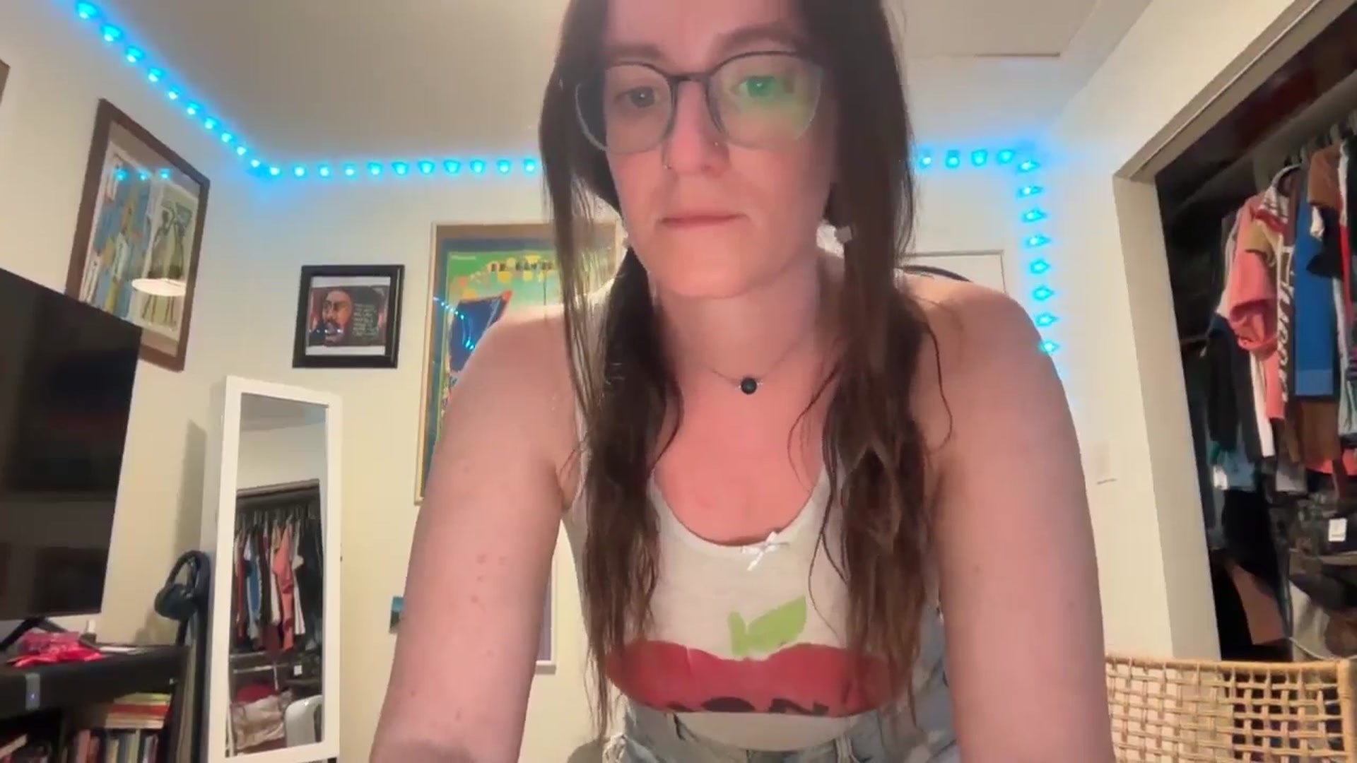 Gallery image thumbnail from EmmalineLime's myfreecams stream on, 04/01/2026, 04:59 image 11 of 20