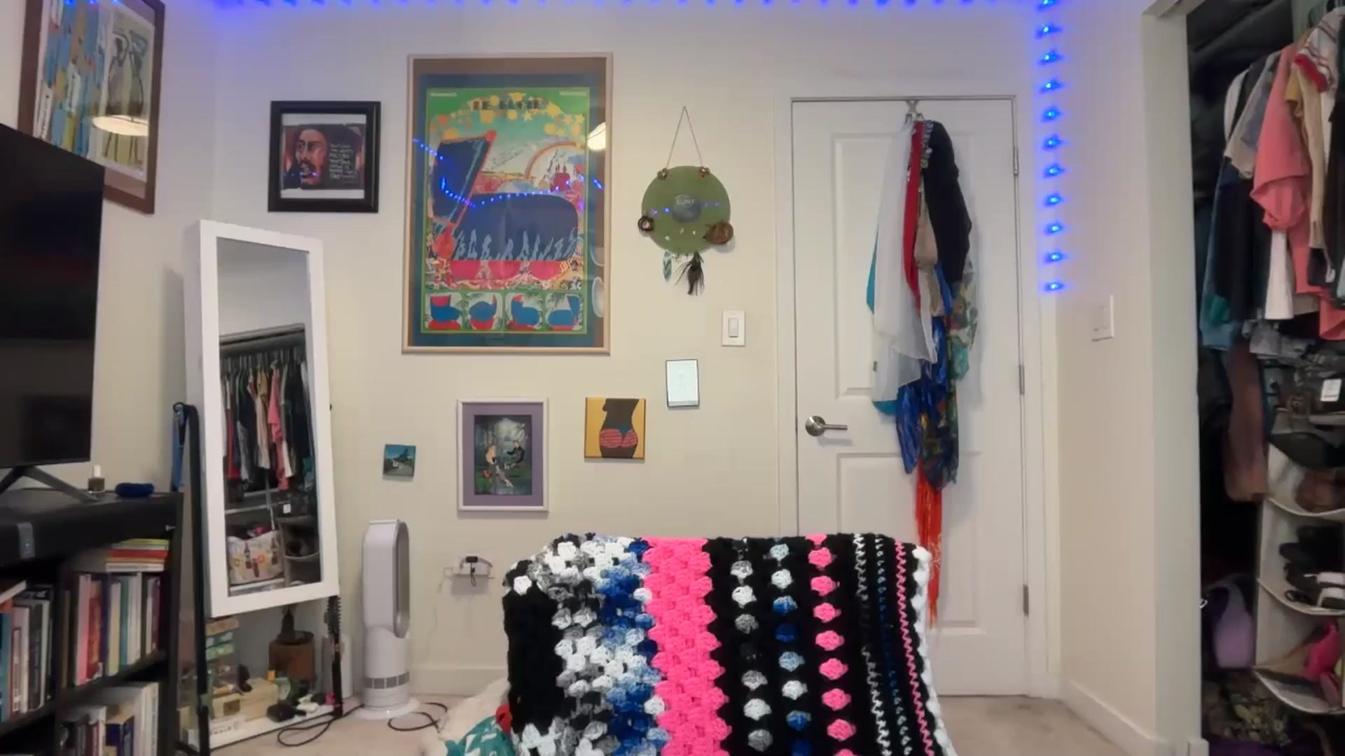 Gallery image thumbnail from EmmalineLime's myfreecams stream on, 04/12/2026, 21:08 image 19 of 20