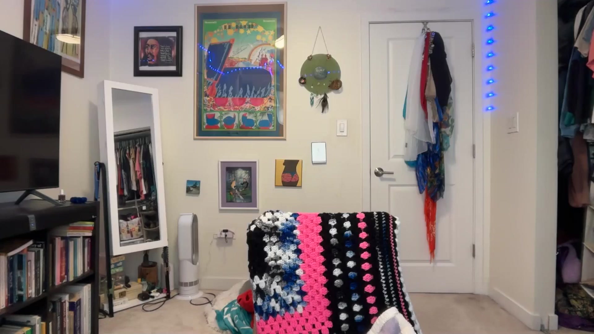 Gallery image thumbnail from EmmalineLime's myfreecams stream on, 04/12/2026, 21:08 image 14 of 20