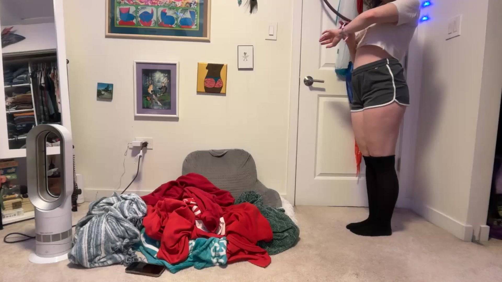 Gallery image thumbnail from EmmalineLime's myfreecams stream on, 04/16/2026, 03:41 image 19 of 20