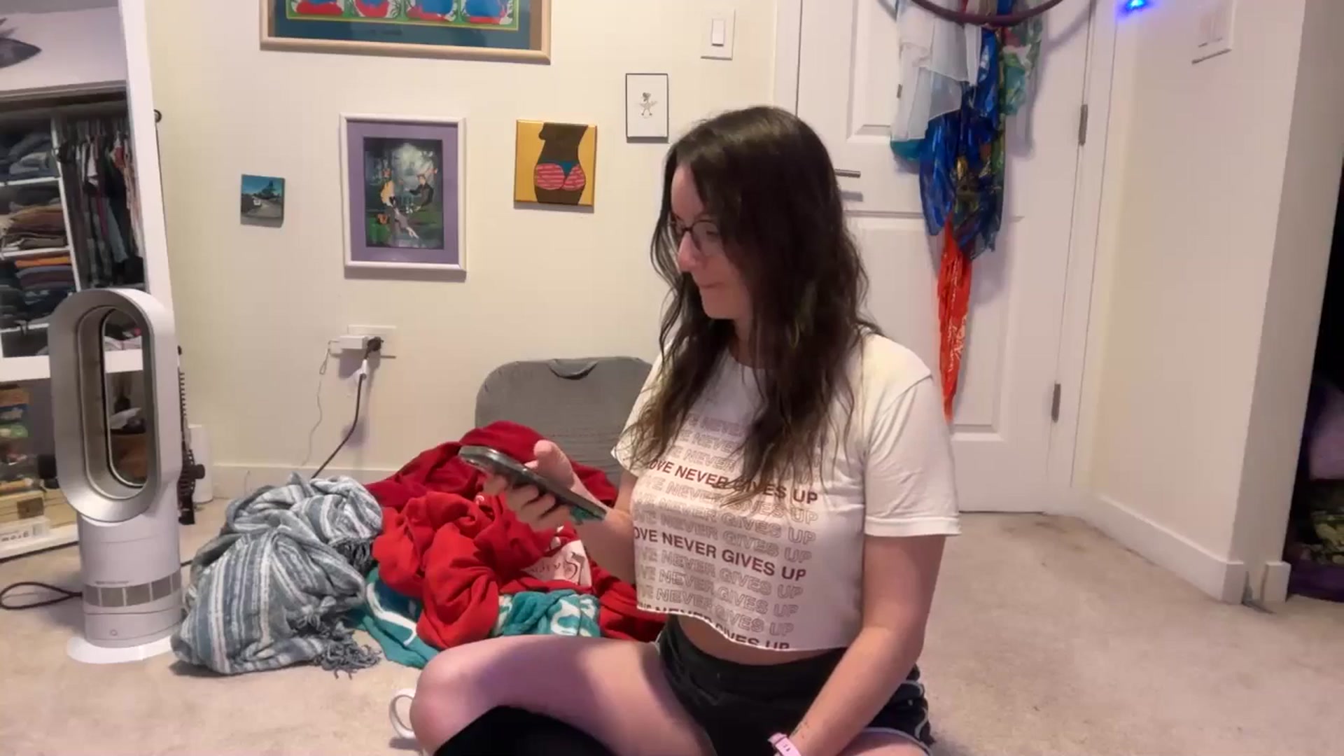 Gallery image thumbnail from EmmalineLime's myfreecams stream on, 04/16/2026, 03:41 image 14 of 20