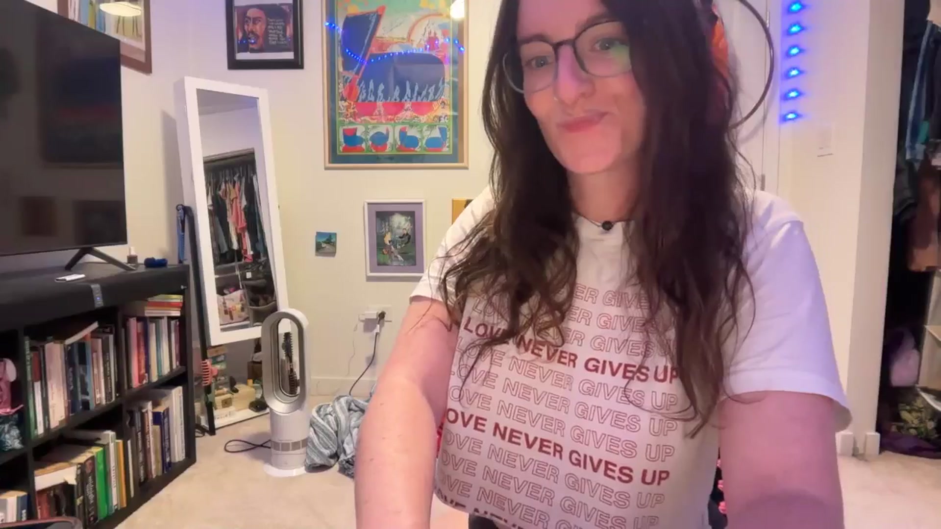 Gallery image thumbnail from EmmalineLime's myfreecams stream on, 04/16/2026, 06:32 image 9 of 20