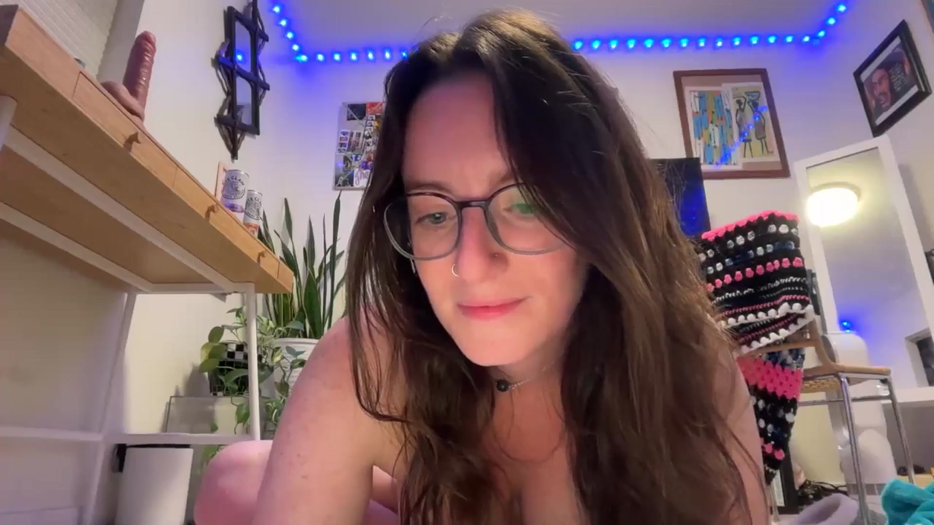 Gallery image thumbnail from EmmalineLime's myfreecams stream on, 04/19/2026, 07:28 image 18 of 20