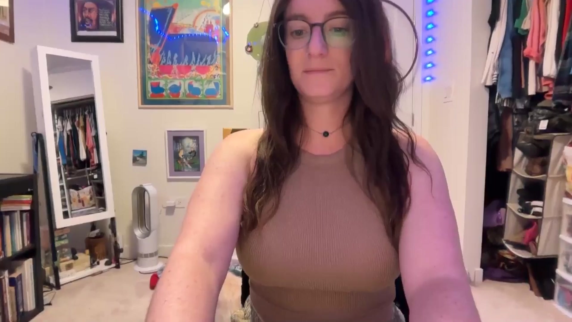 Gallery image thumbnail from EmmalineLime's myfreecams stream on, 04/23/2026, 01:58 image 20 of 20