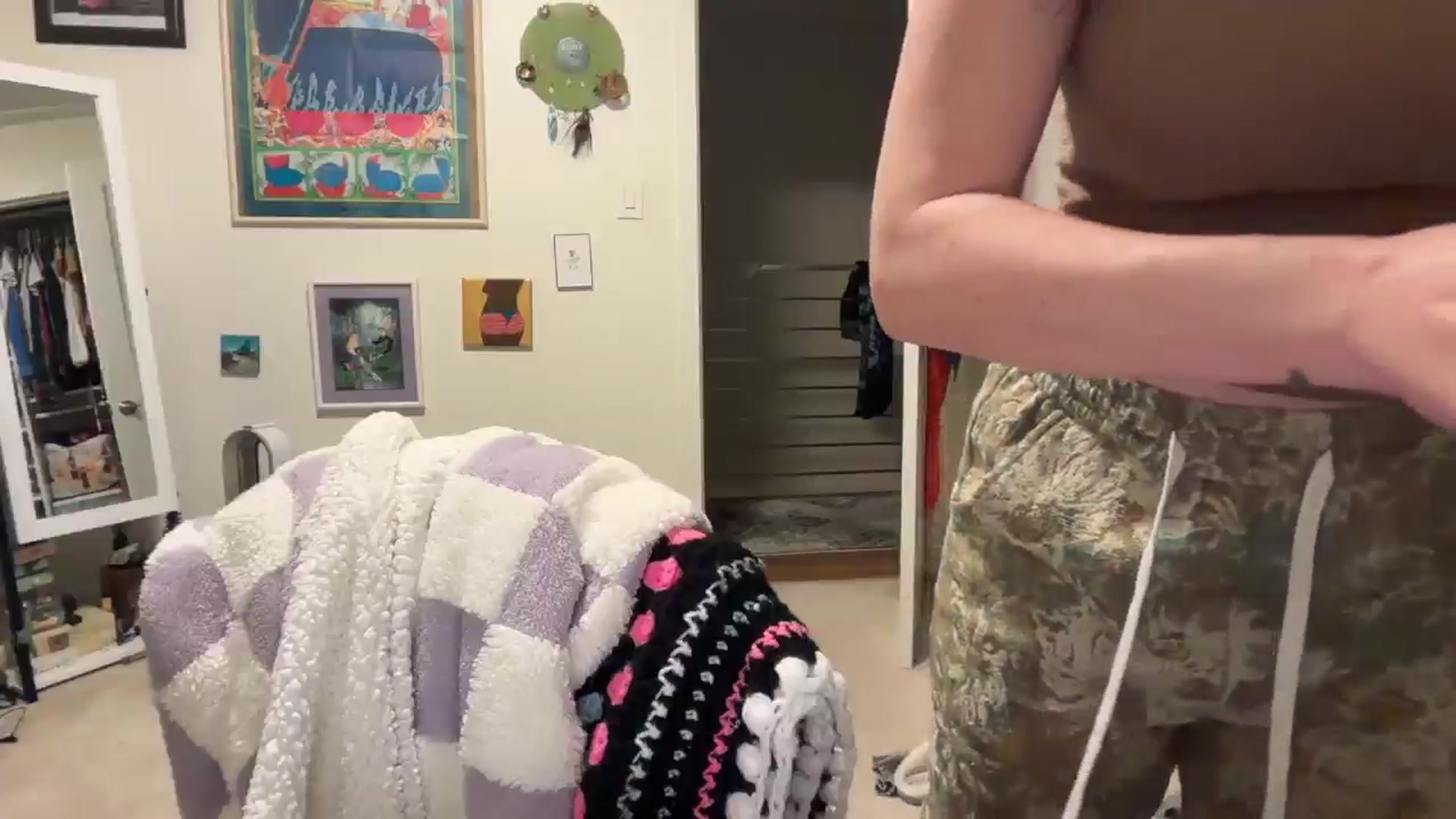 Gallery image thumbnail from EmmalineLime's myfreecams stream on, 04/23/2026, 01:58 image 13 of 20