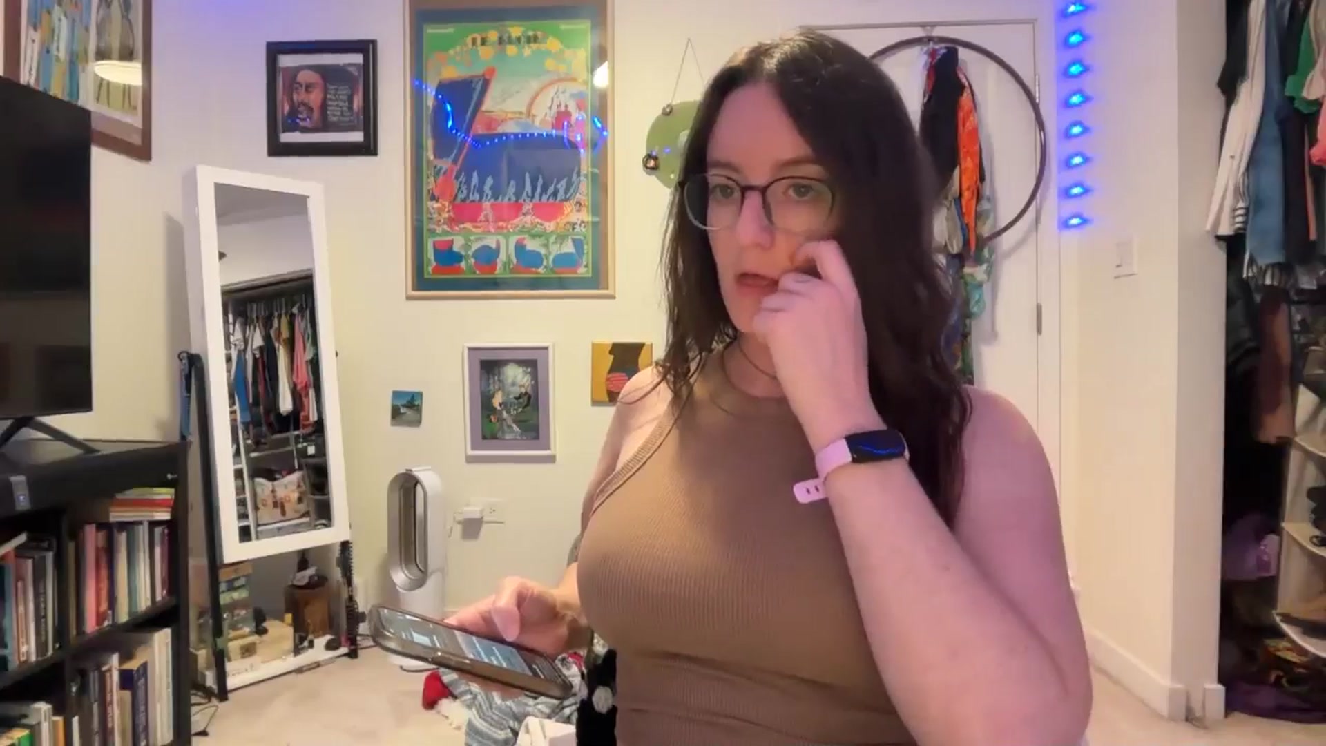 Gallery image thumbnail from EmmalineLime's myfreecams stream on, 04/23/2026, 01:58 image 17 of 20