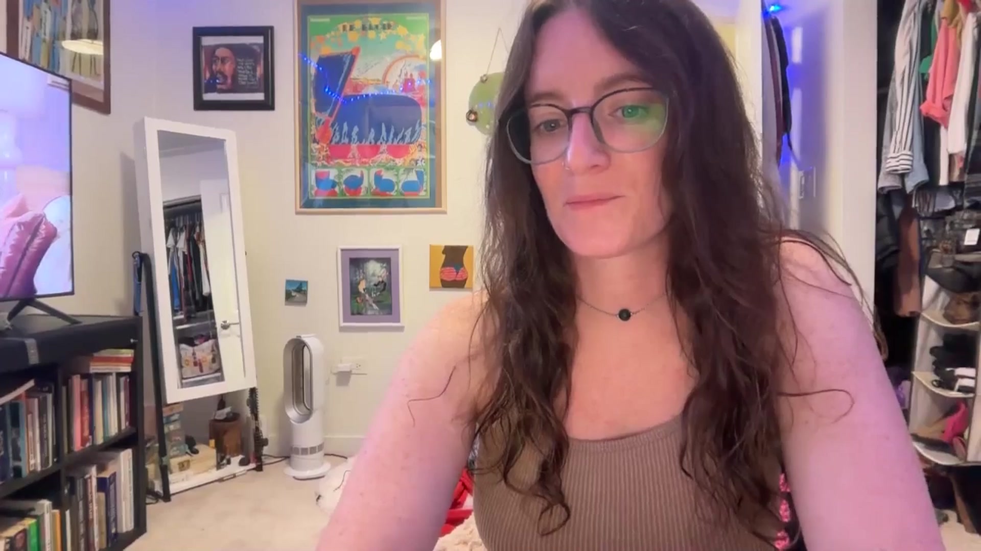 Gallery image thumbnail from EmmalineLime's myfreecams stream on, 04/25/2026, 02:37 image 5 of 20