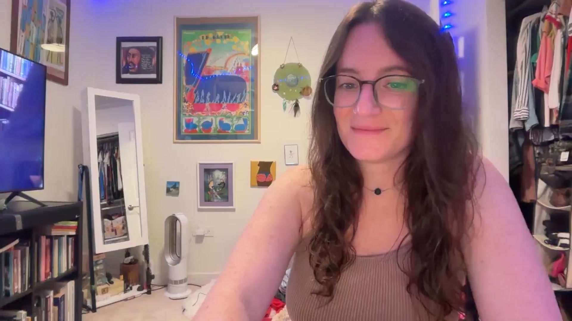 Gallery image thumbnail from EmmalineLime's myfreecams stream on, 04/25/2026, 02:37 image 14 of 20