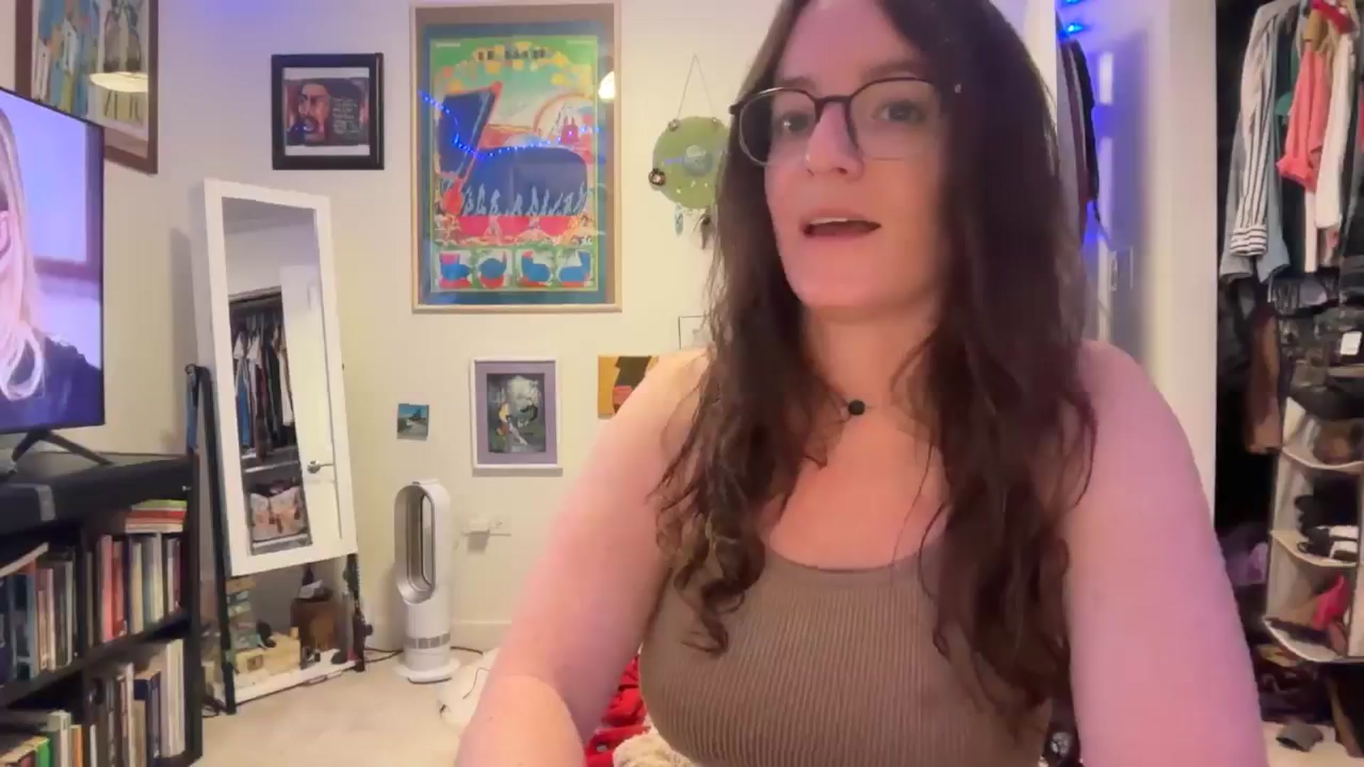 Gallery image thumbnail from EmmalineLime's myfreecams stream on, 04/25/2026, 02:37 image 19 of 20