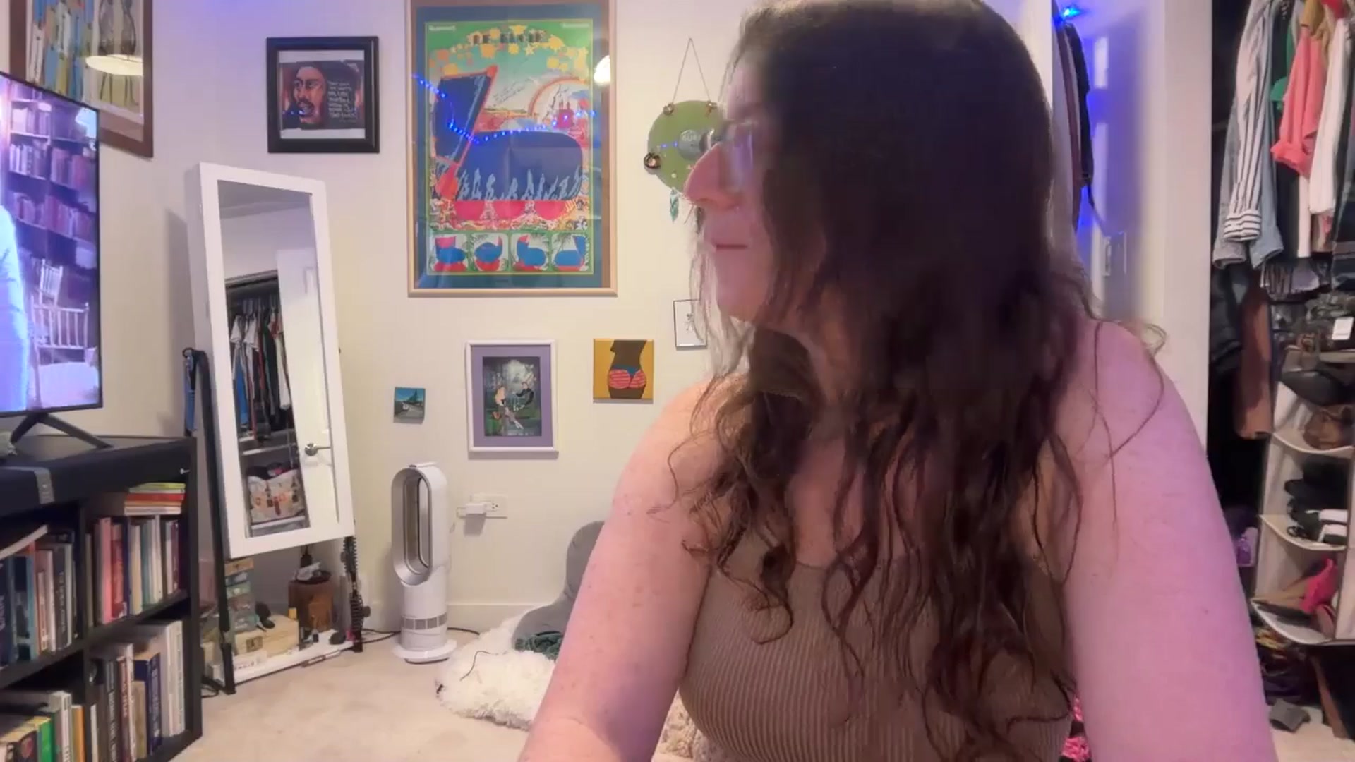 Gallery image thumbnail from EmmalineLime's myfreecams stream on, 04/25/2026, 02:37 image 8 of 20