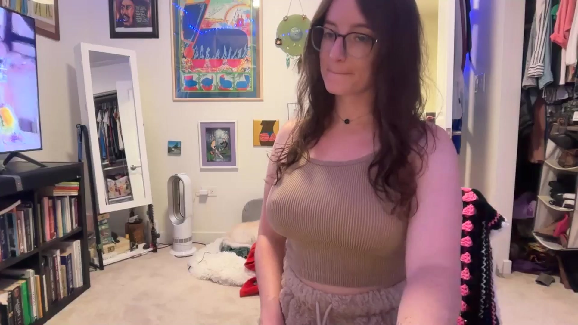 Gallery image thumbnail from EmmalineLime's myfreecams stream on, 04/25/2026, 02:37 image 10 of 20